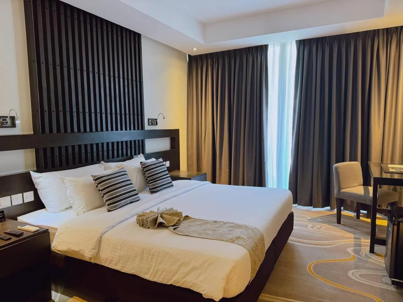 Bed in The Oriental Hotel Legazpi