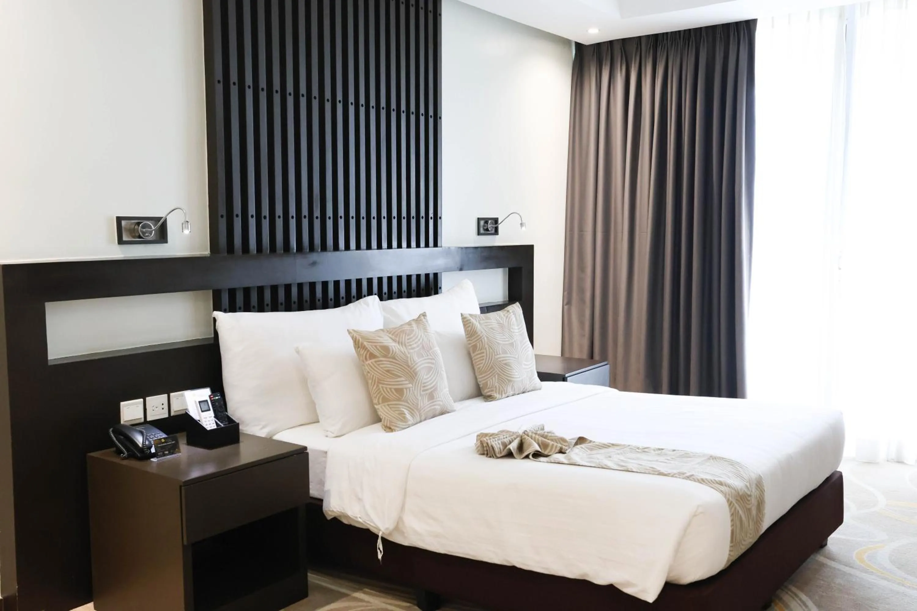 Bed in The Oriental Hotel Legazpi