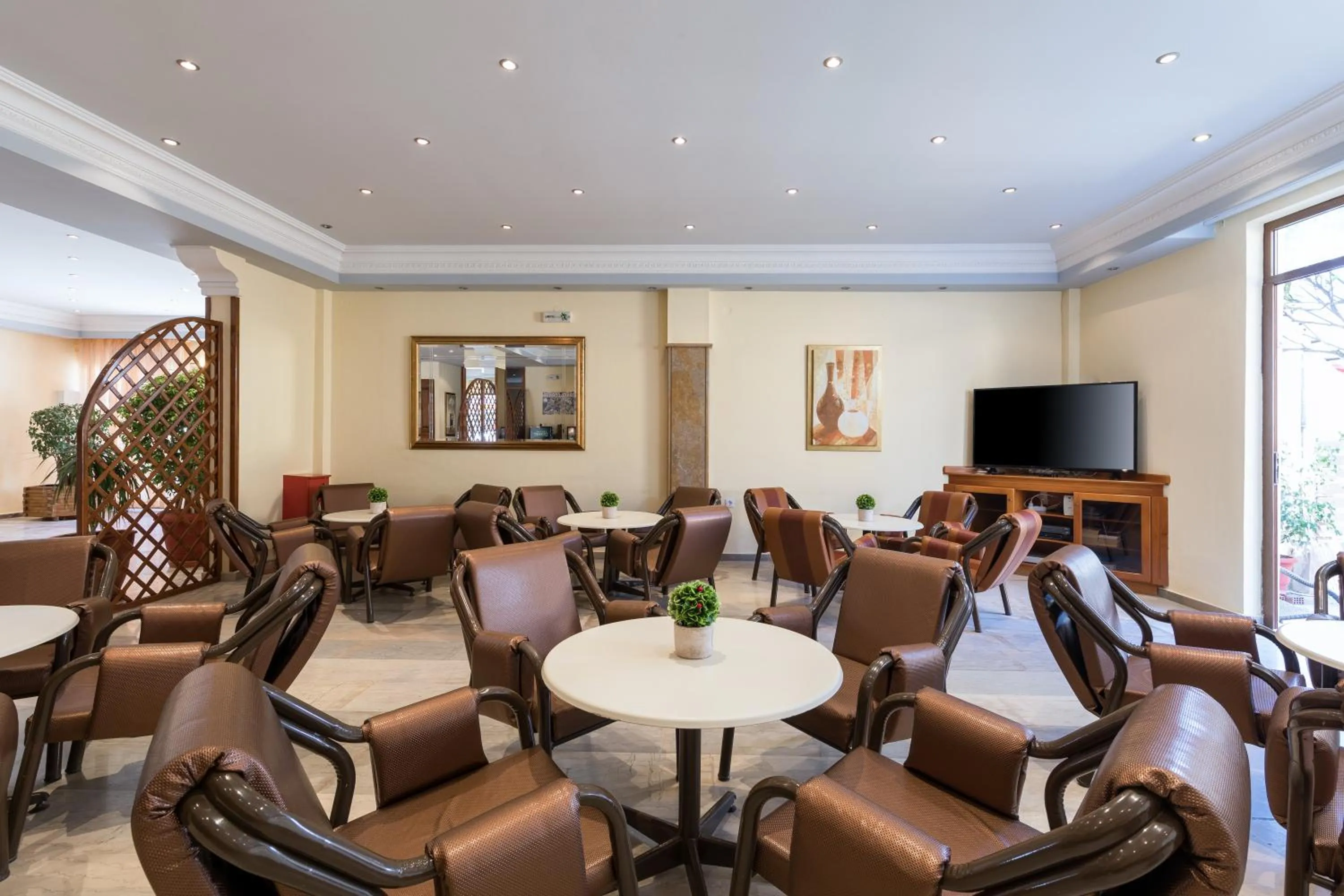 Lounge or bar in Lefkimi Hotel