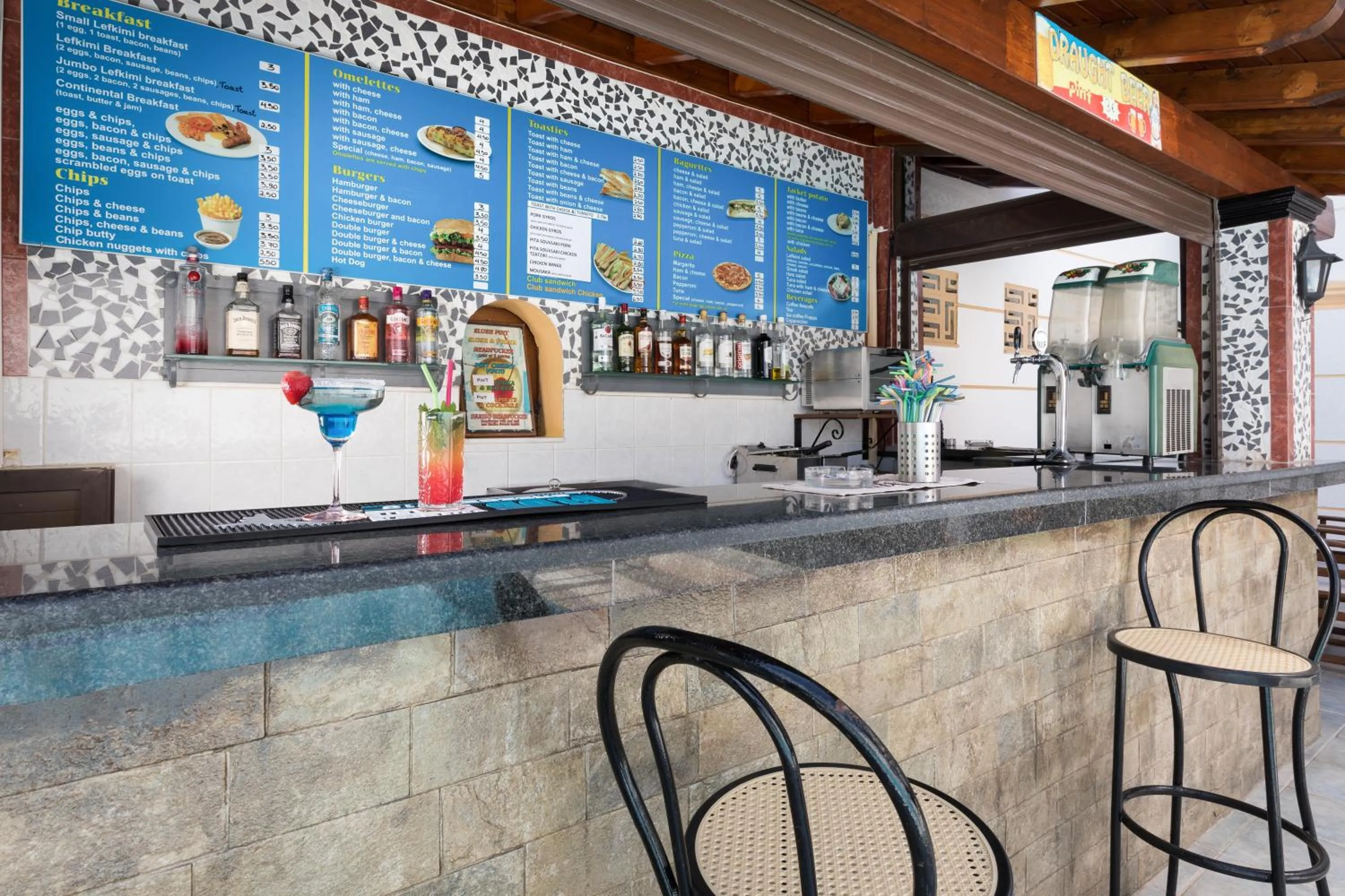 Lounge or bar in Lefkimi Hotel