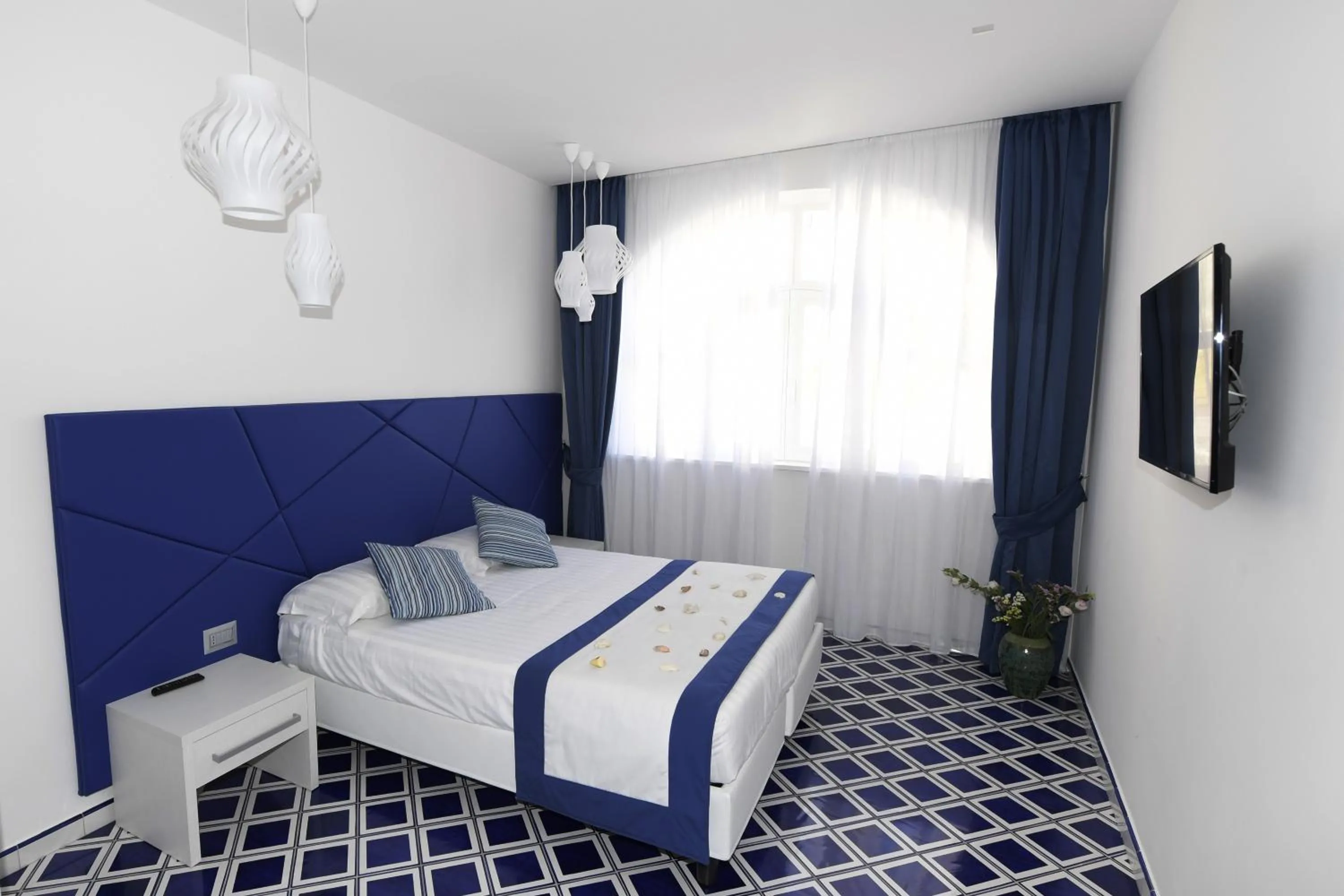 Bed in Palazzo San Giovanni Amalfi Coast