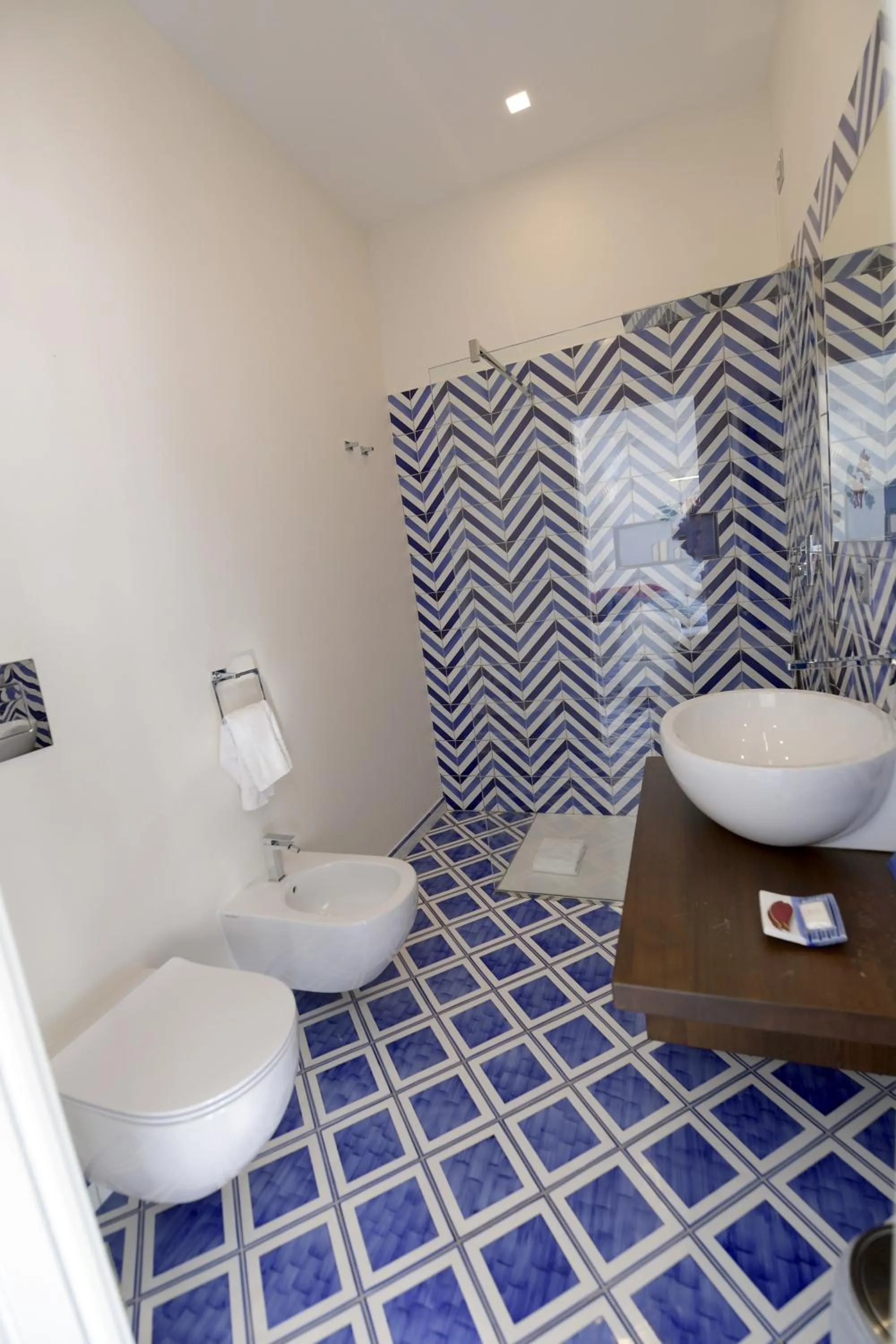Shower in Palazzo San Giovanni Amalfi Coast