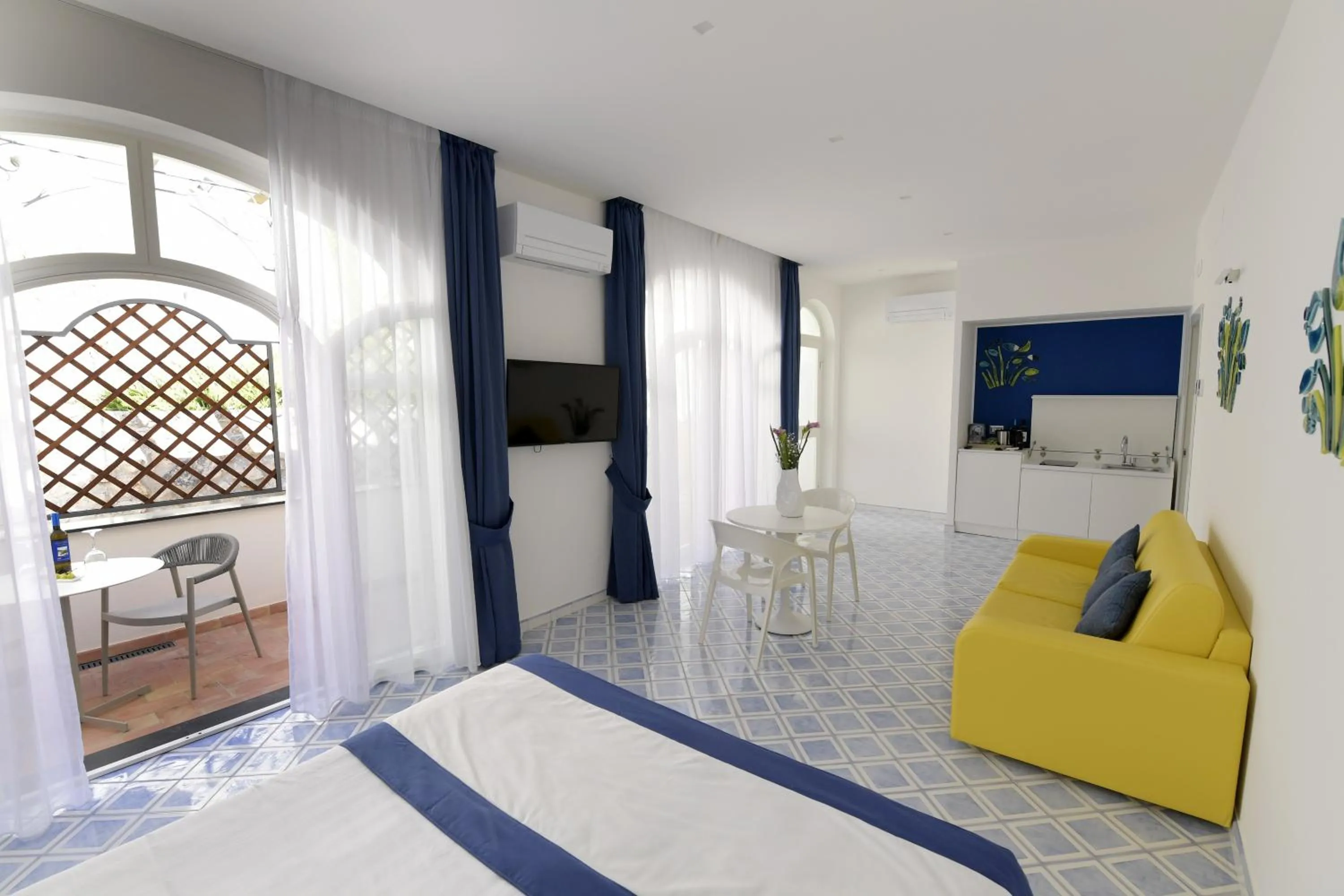 Bed in Palazzo San Giovanni Amalfi Coast