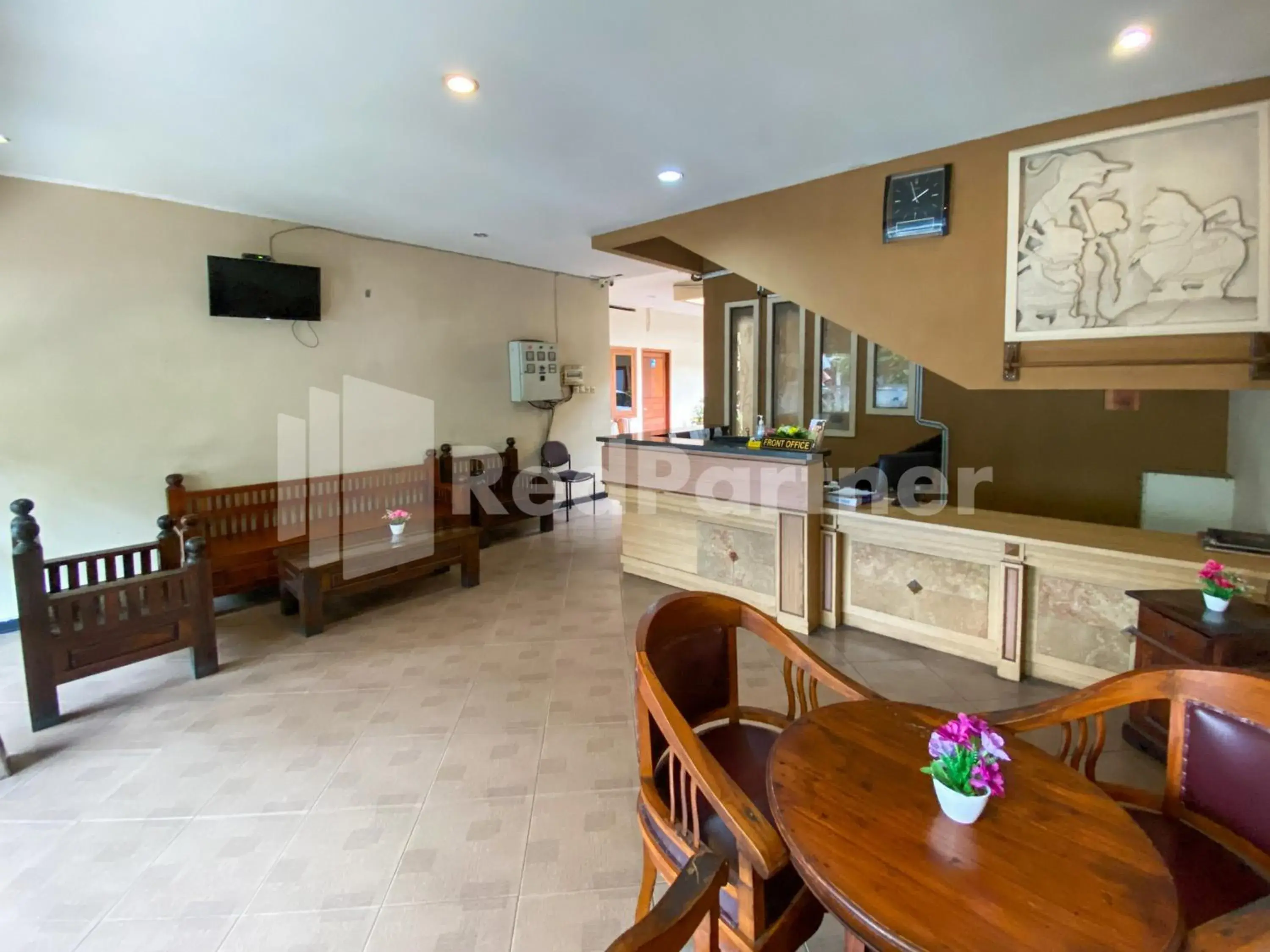 Lobby or reception in Istana Griya 2 Hotel Solo RedPartner Lobby or reception in Istana Griya 2 Hotel Solo RedPartner