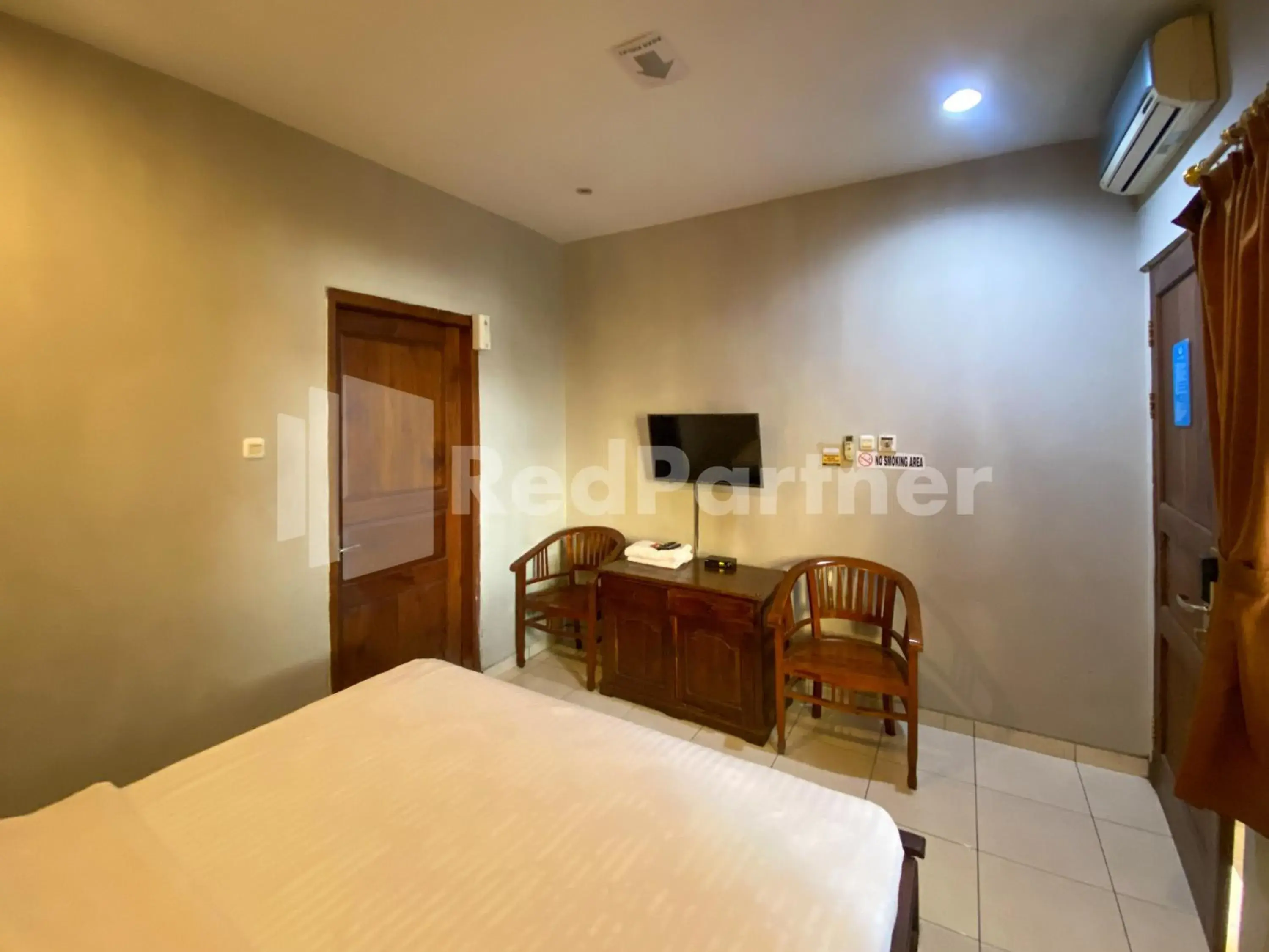 Bed in Istana Griya 2 Hotel Solo RedPartner Bed in Istana Griya 2 Hotel Solo RedPartner