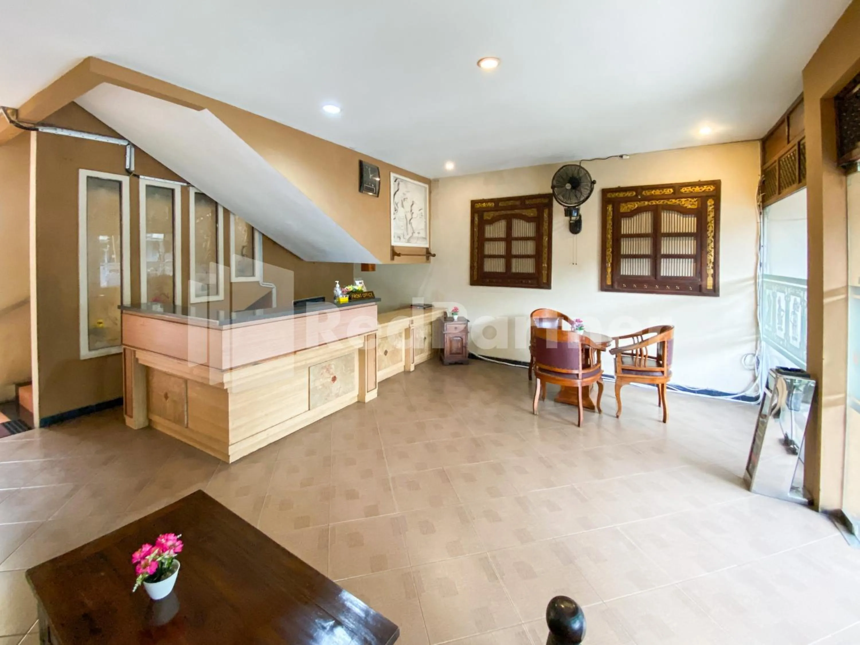 Lobby or reception in Istana Griya 2 Hotel Solo RedPartner