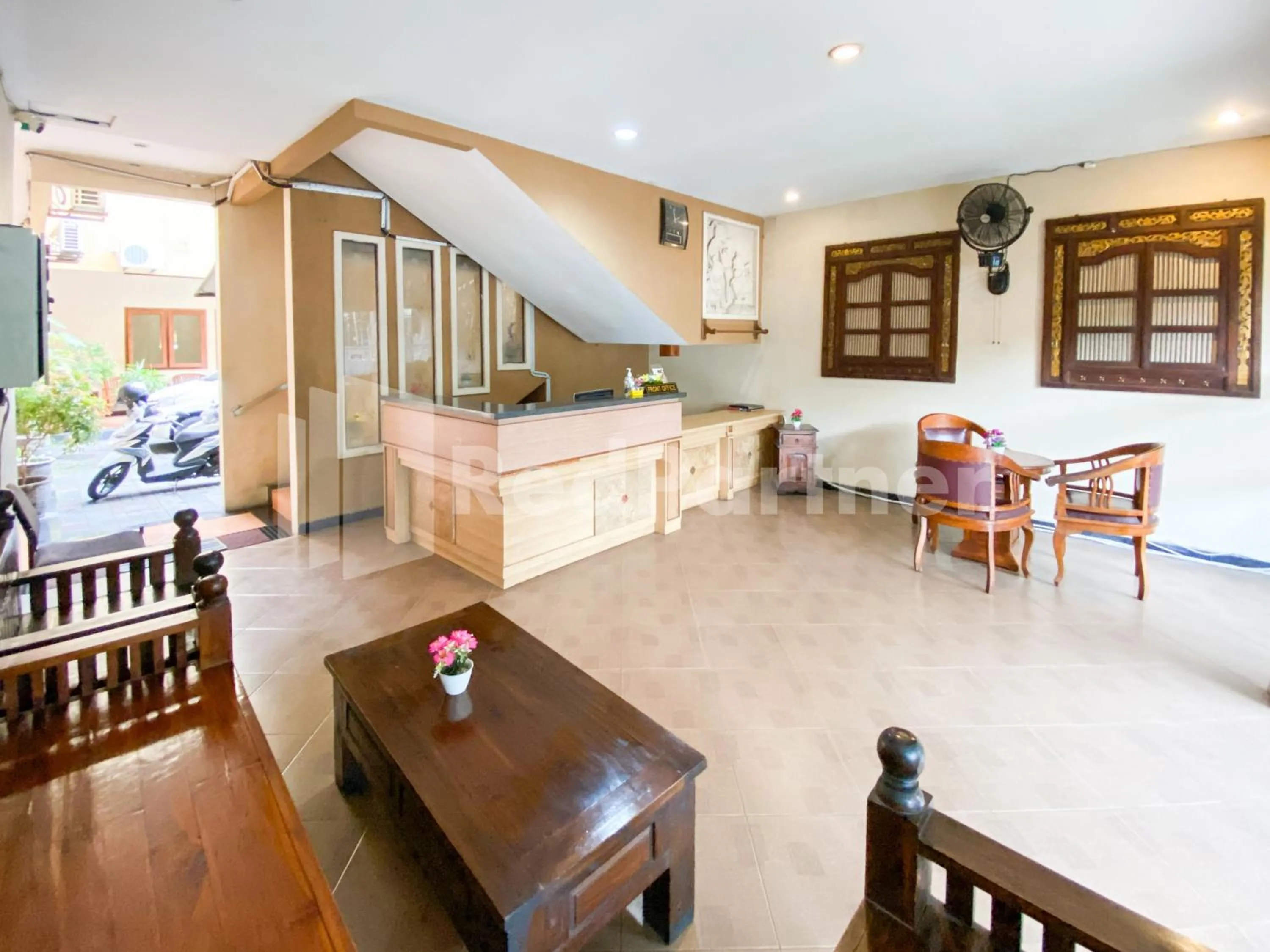 Lobby or reception in Istana Griya 2 Hotel Solo RedPartner