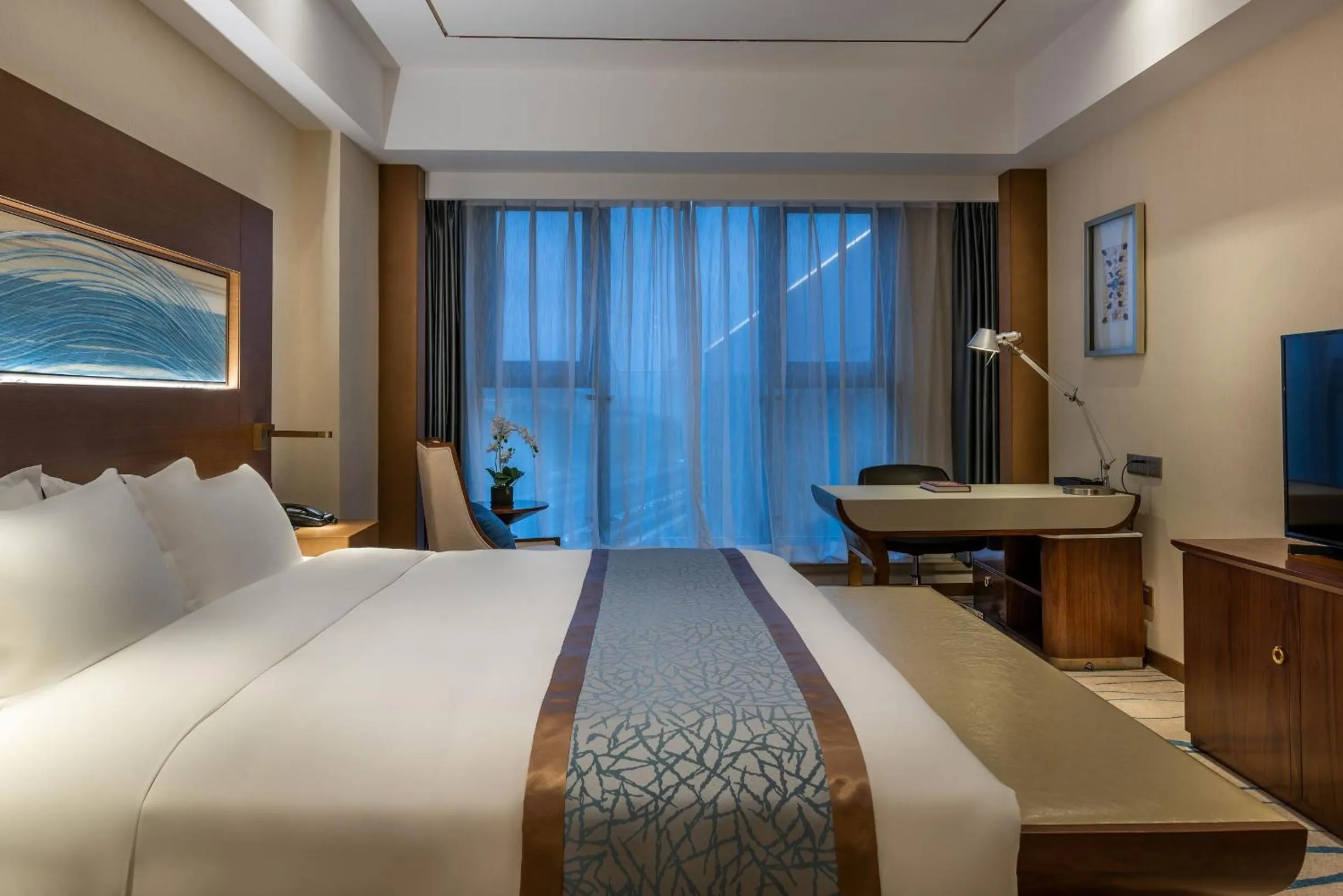 Bed in Novotel Qingdao New Hope