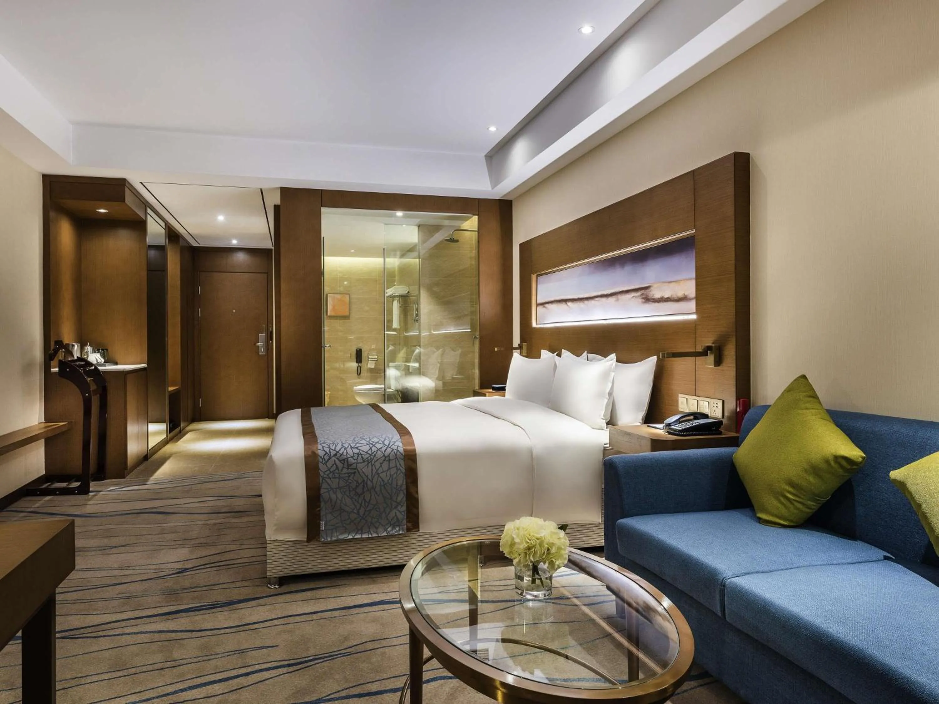 Bedroom, Bed in Novotel Qingdao New Hope