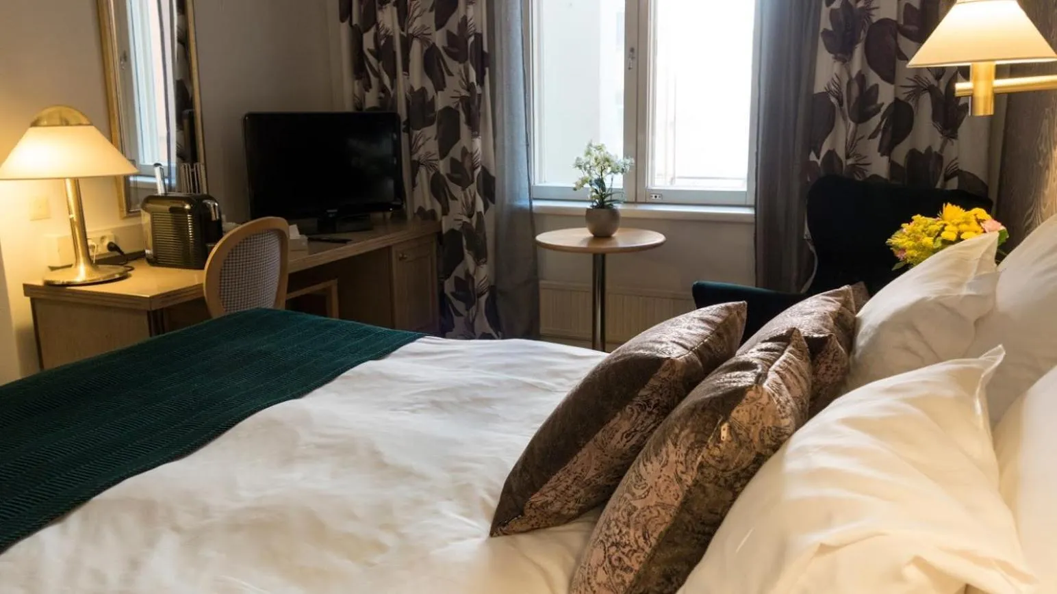 TV/Entertainment Center in Hotel Rivoli Jardin