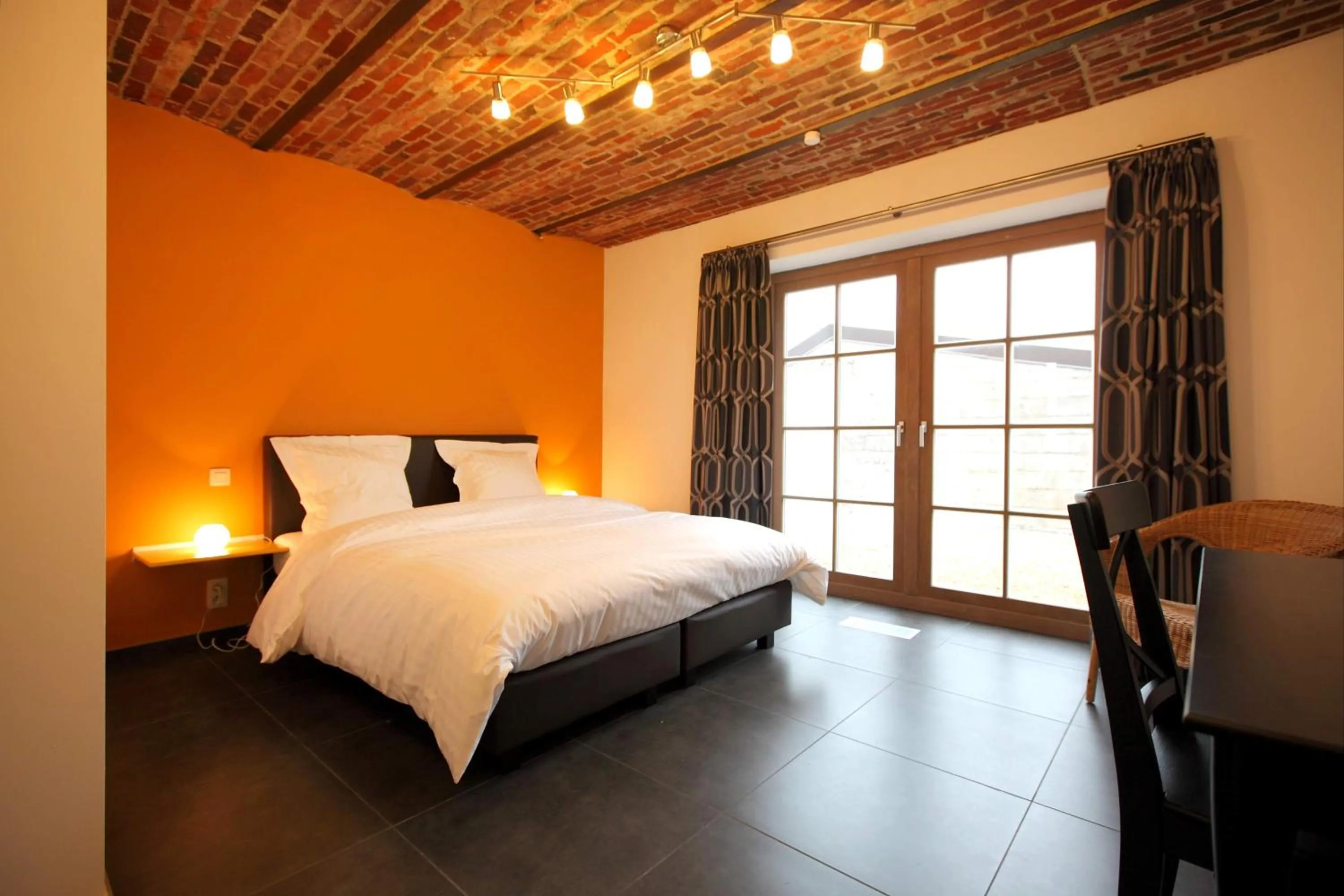 Bed in B&B Back2Front