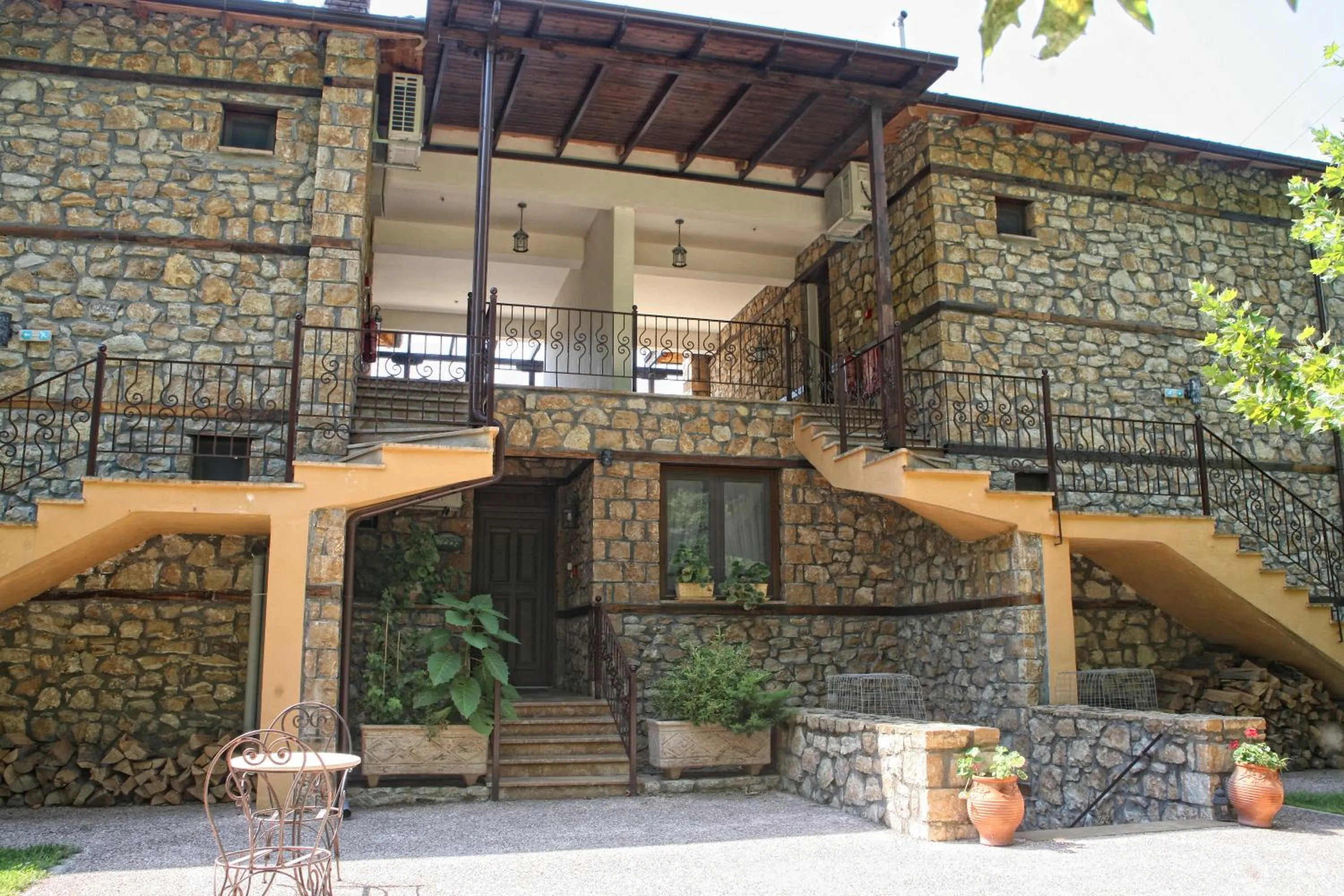 Area and facilities in Archontiko Emmanouilidi Suites