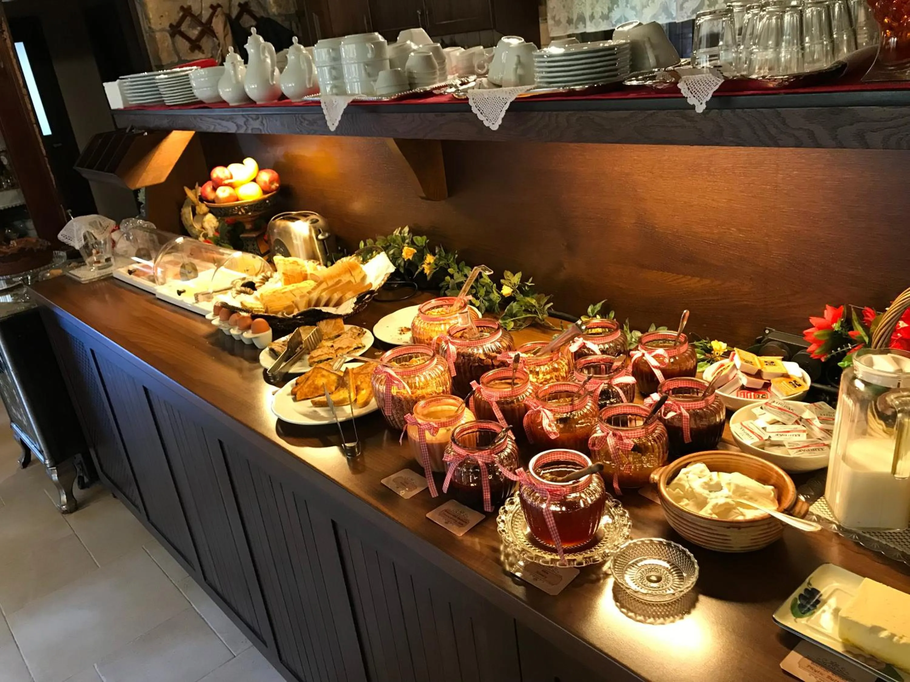 Continental breakfast in Archontiko Emmanouilidi Suites