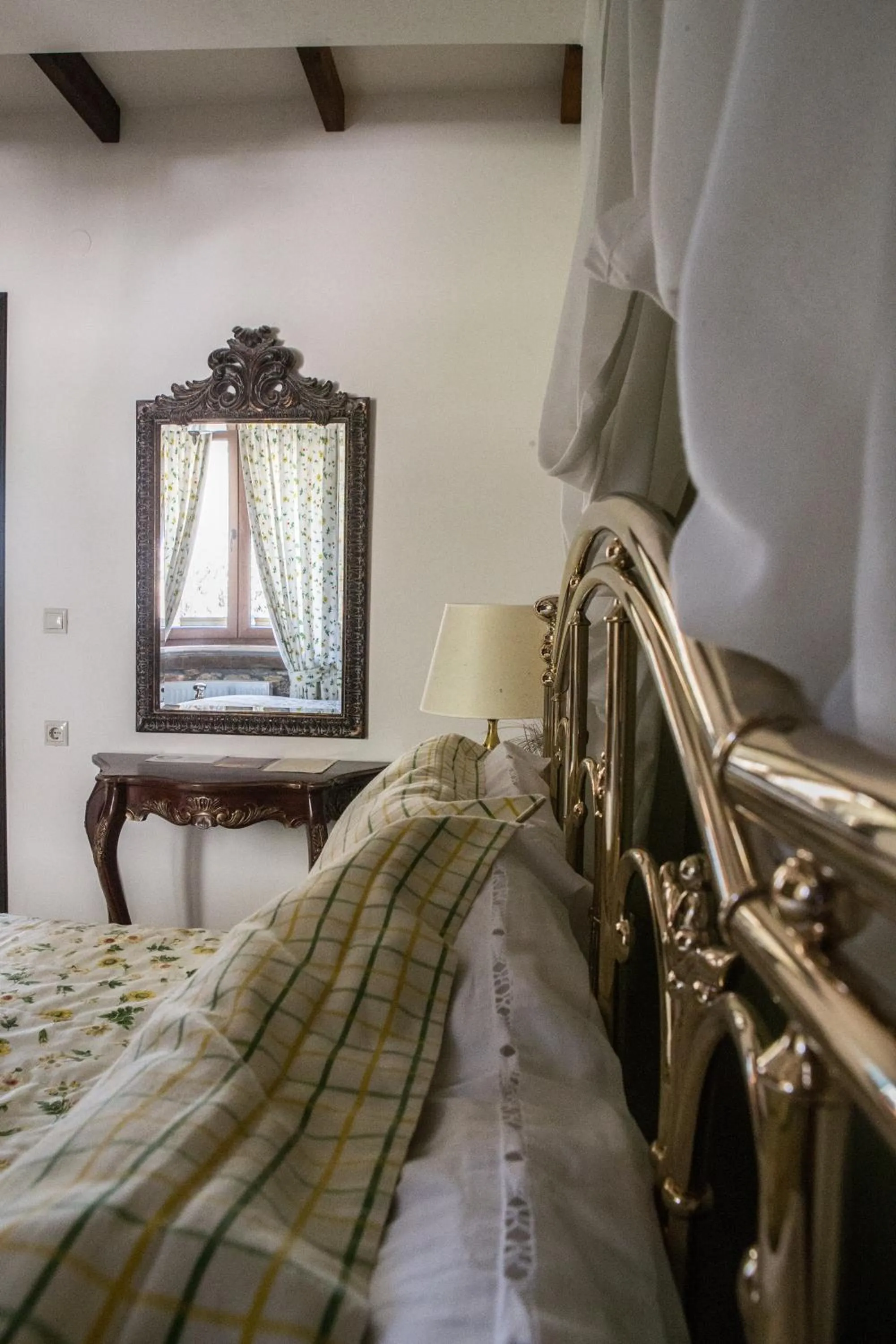 Photo of the whole room, Bed in Archontiko Emmanouilidi Suites