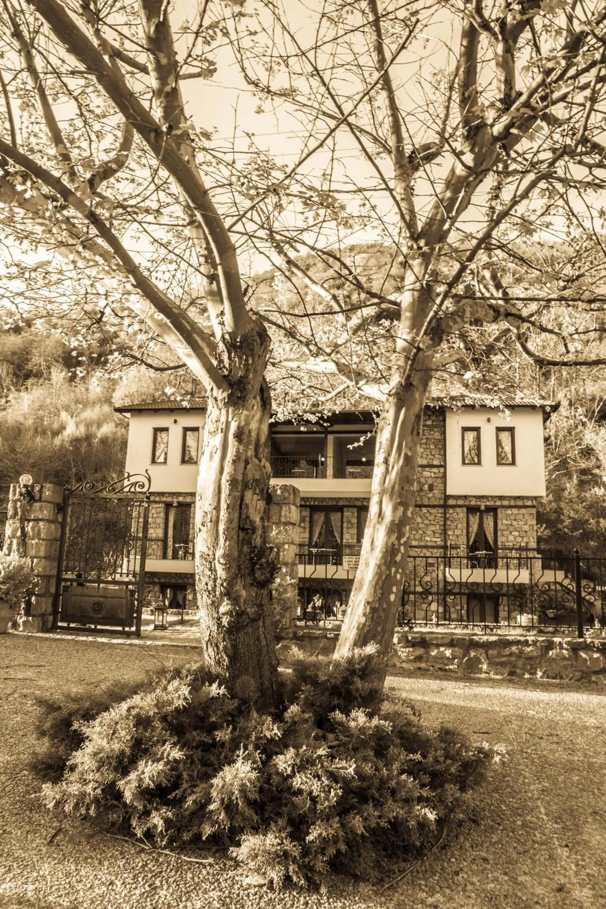 Facade/entrance in Archontiko Emmanouilidi Suites