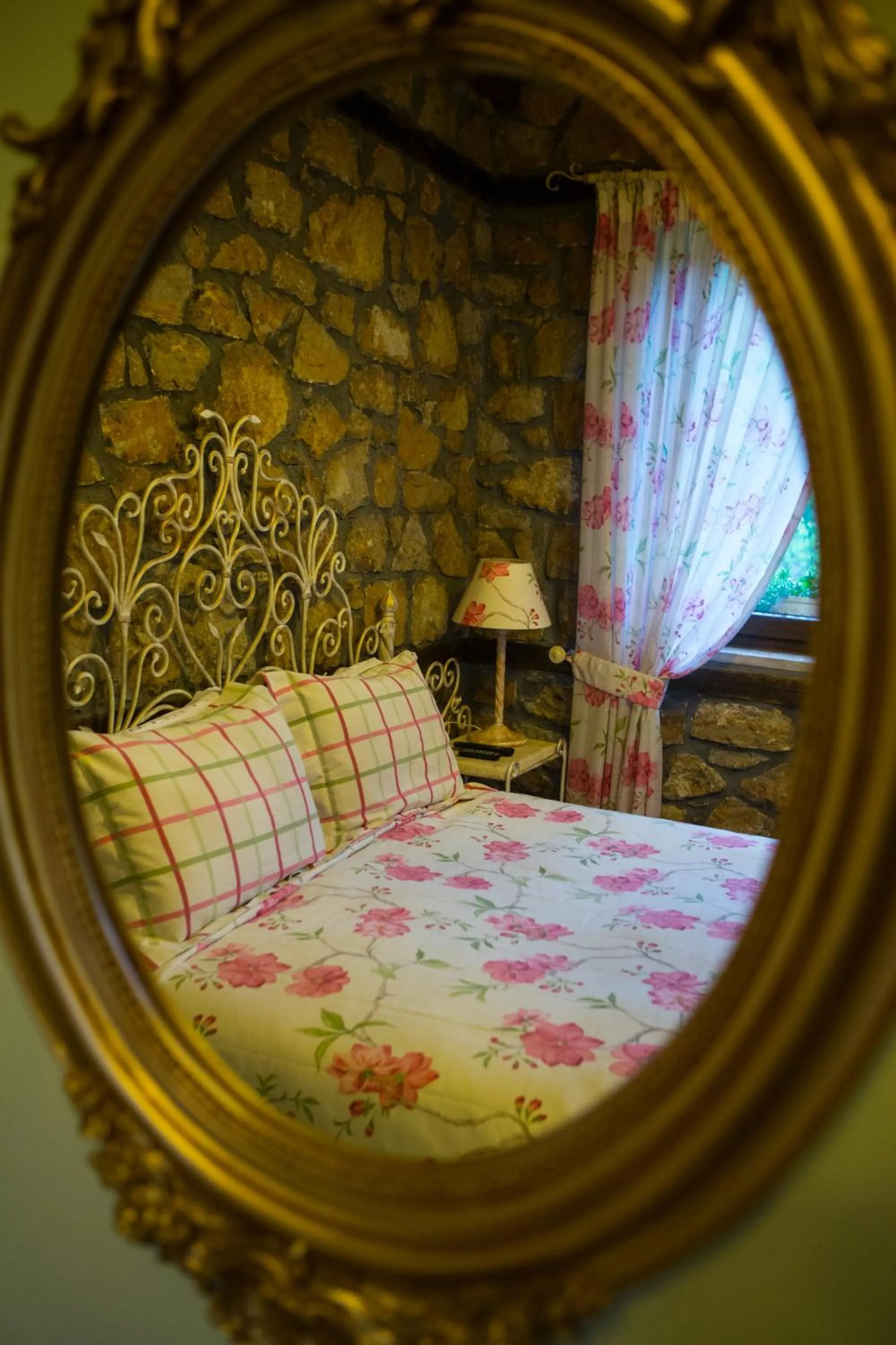 Photo of the whole room, Bed in Archontiko Emmanouilidi Suites