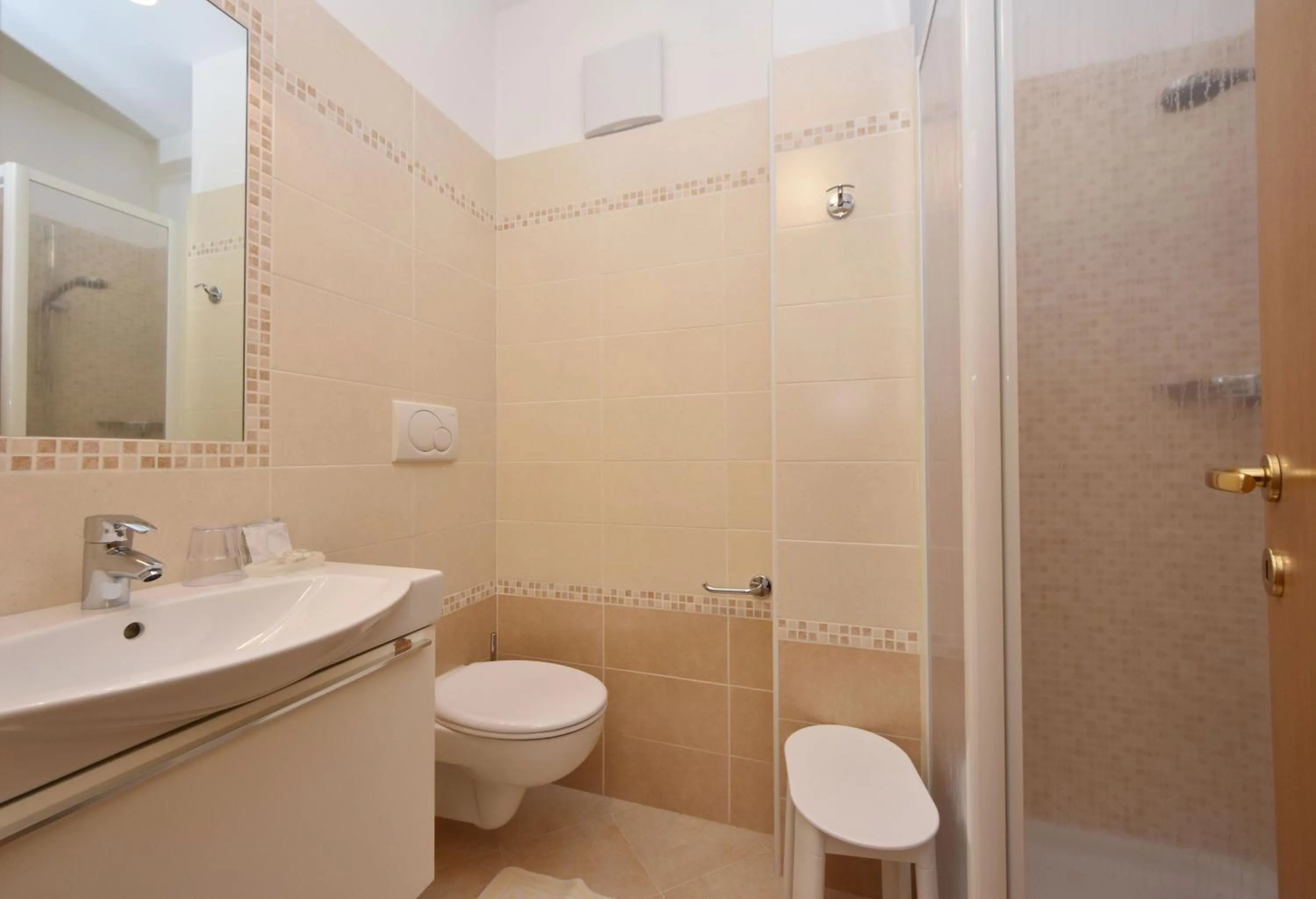 Shower in Villa Gemmy