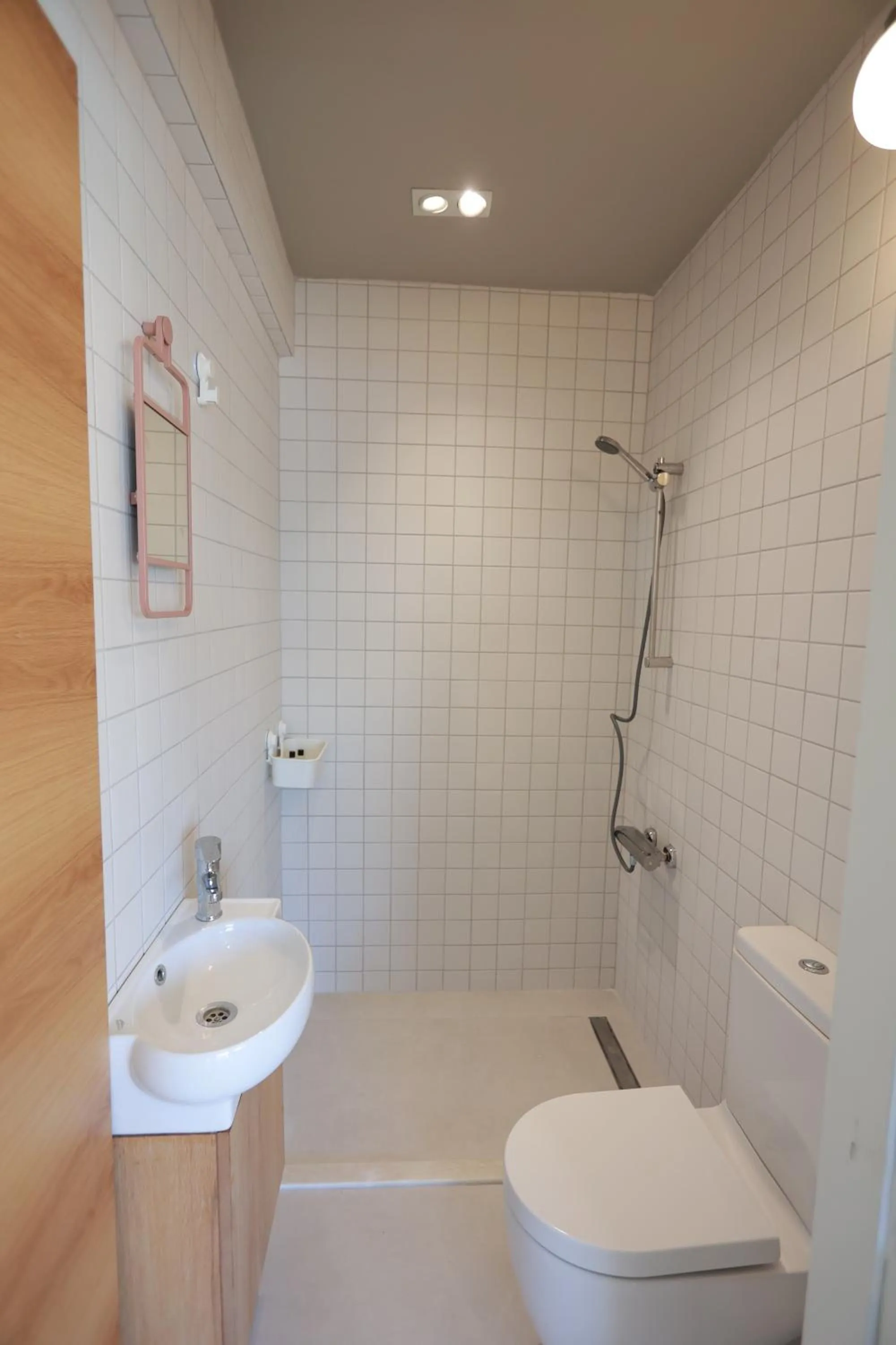 Shower in Ada Apart Otel