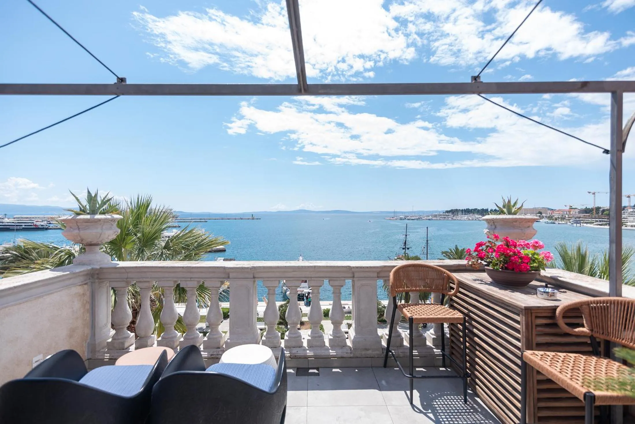 Riva Luxury Suites