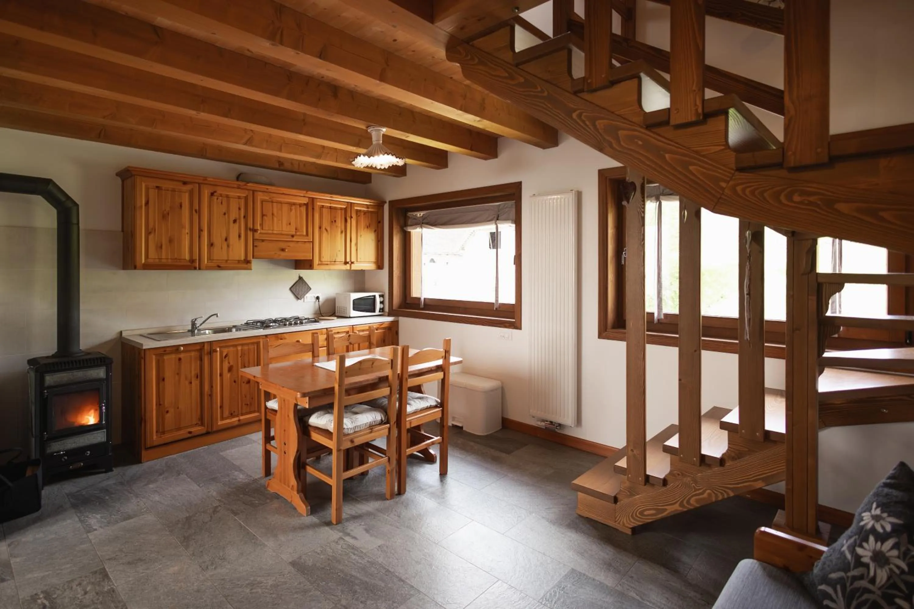 kitchen in Albergo Diffuso Comeglians