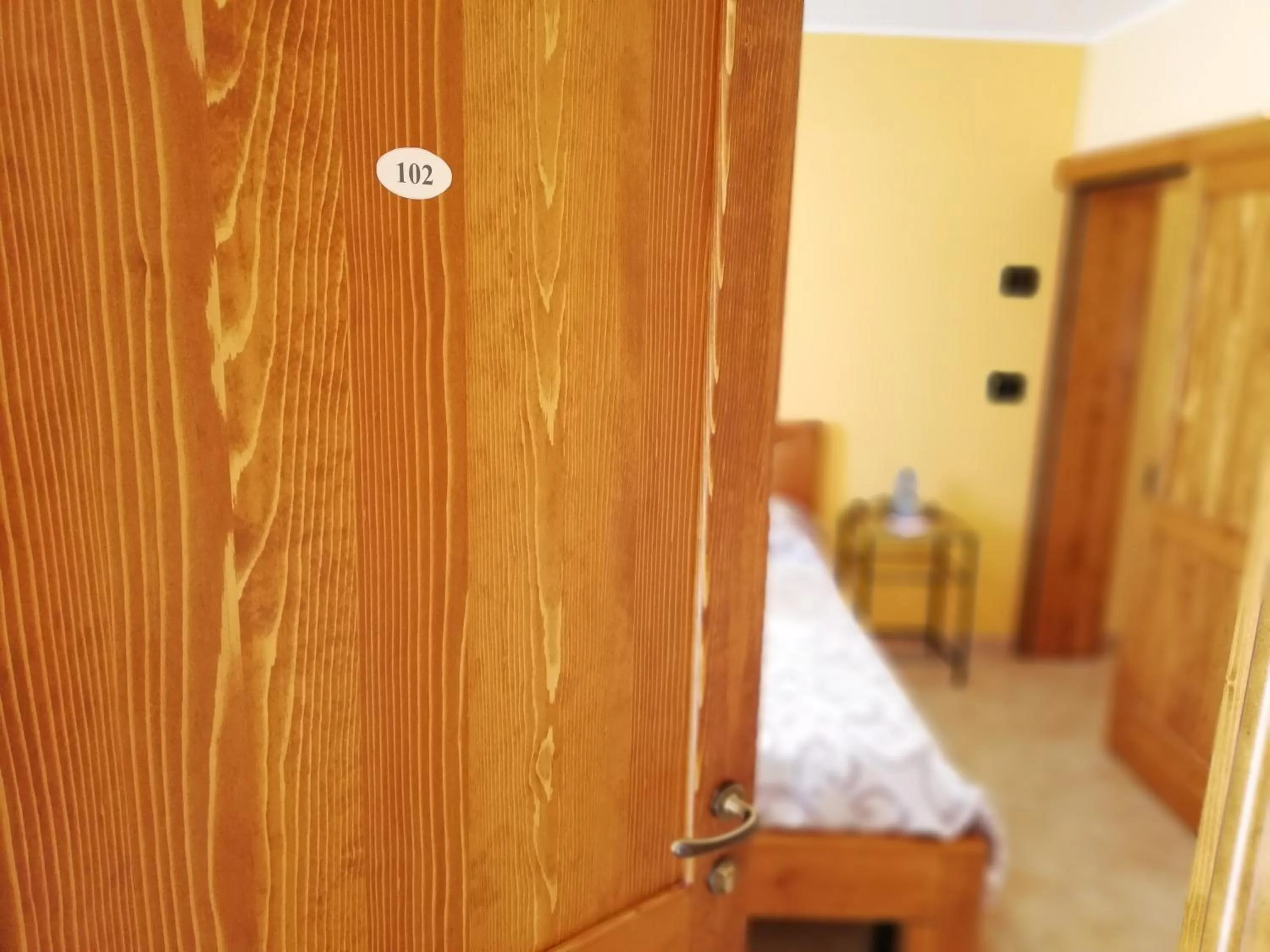 Twin Room with Private Bathroom in Karingo House