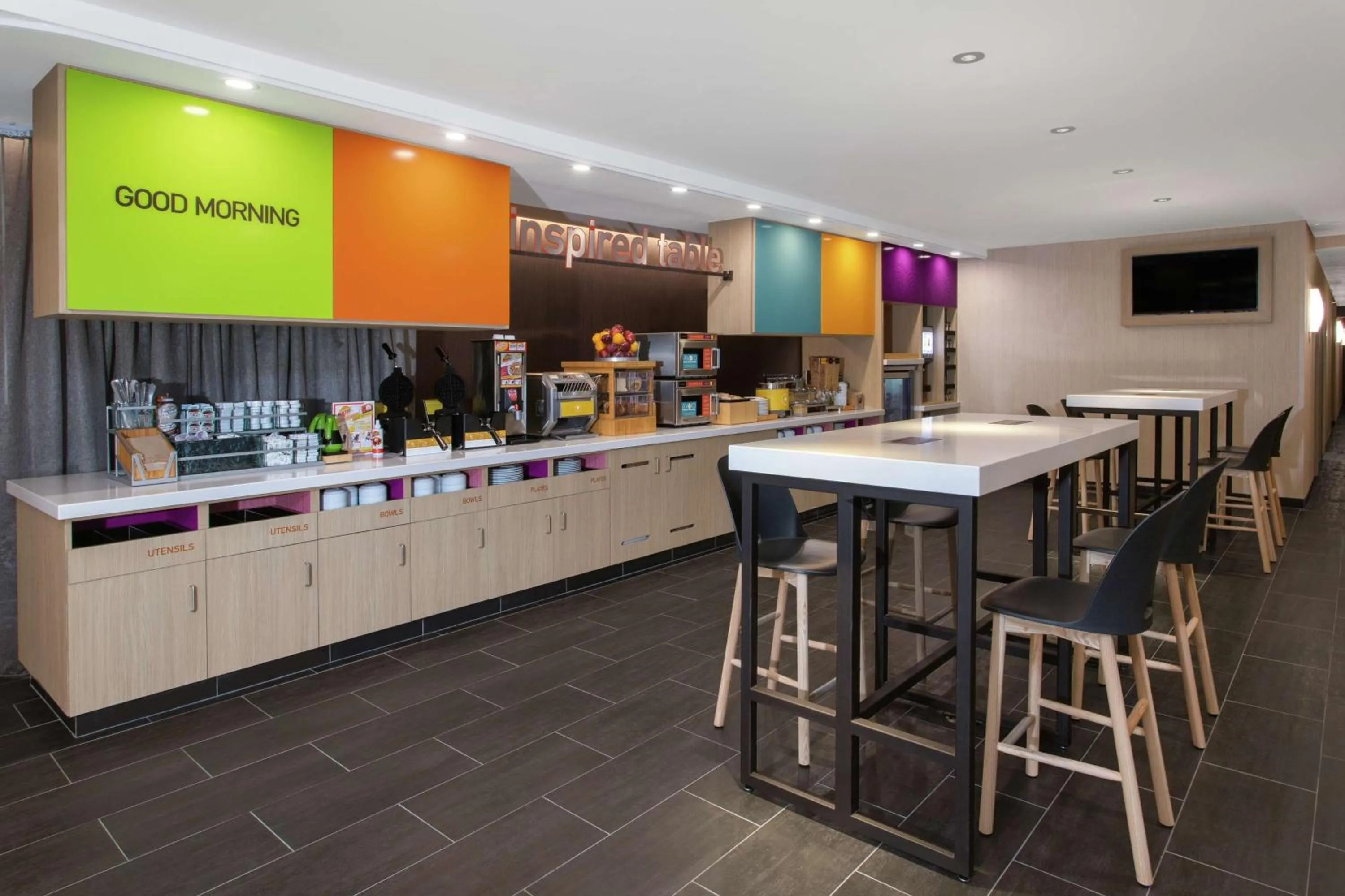 Breakfast in Home2 Suites Smithfield Providence