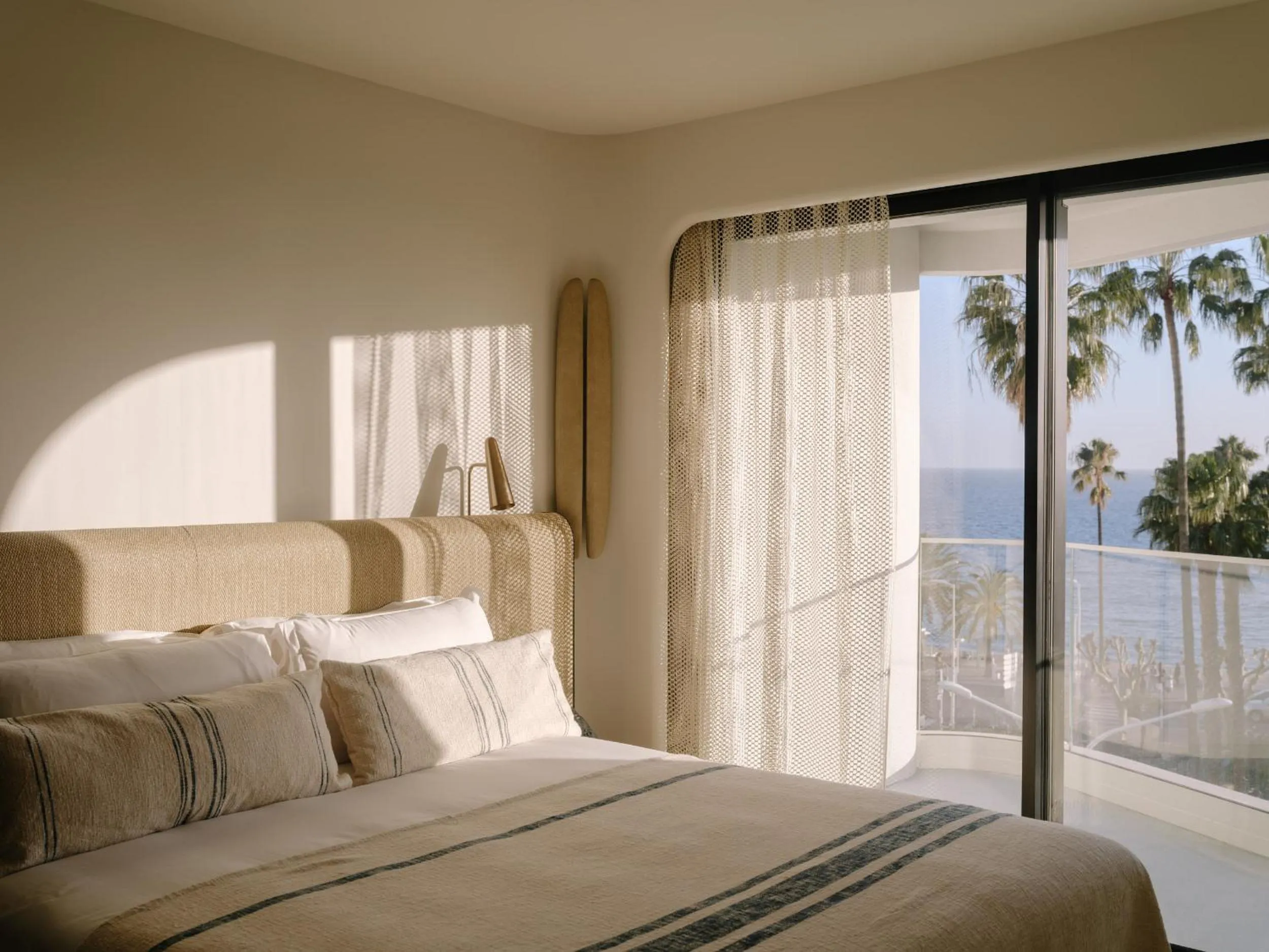 Bed in Hôtel & Spa Belle Plage