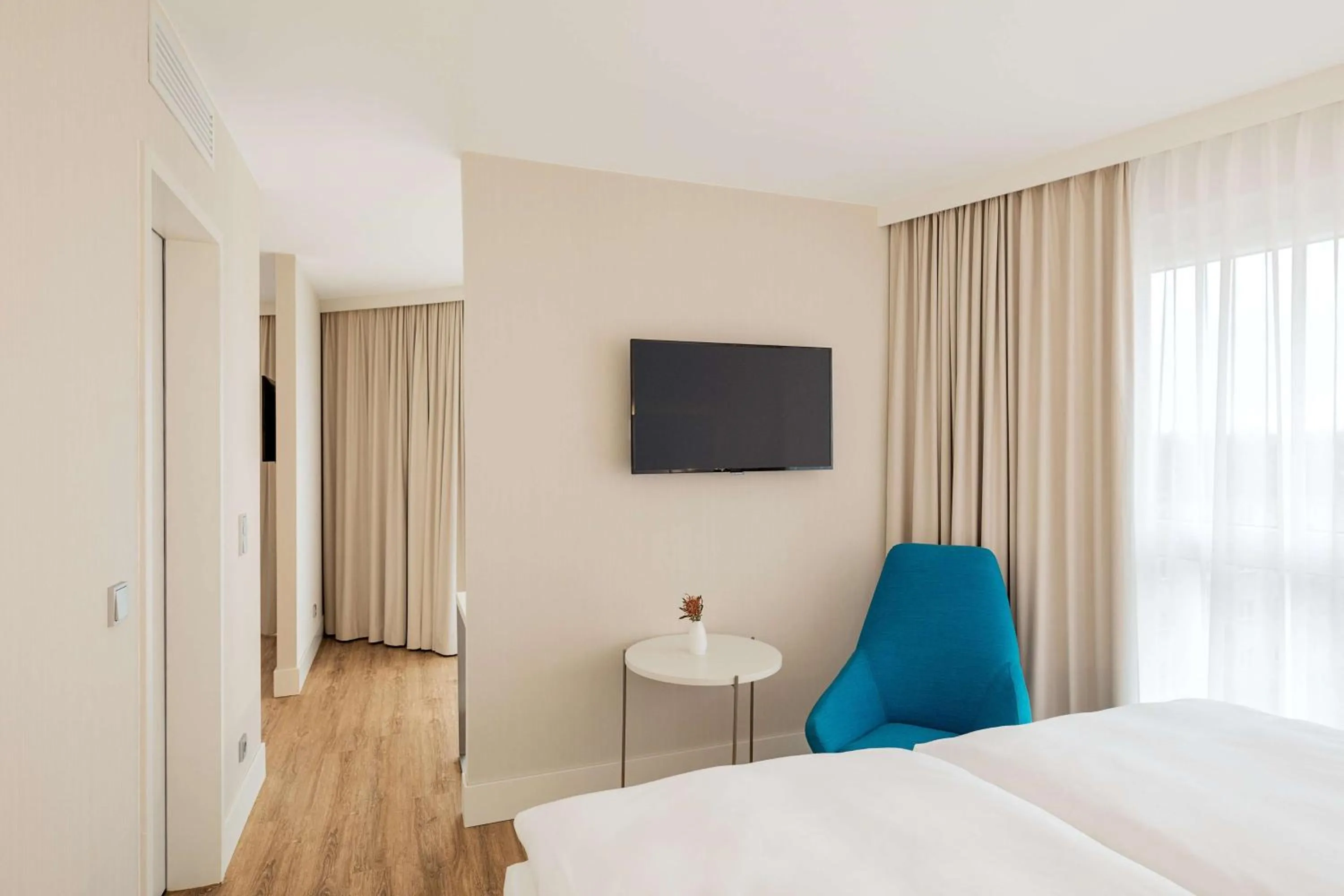 Bedroom, Bed in NH Mannheim