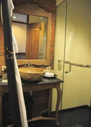 Omah Sinten Heritage Hotel & Resto