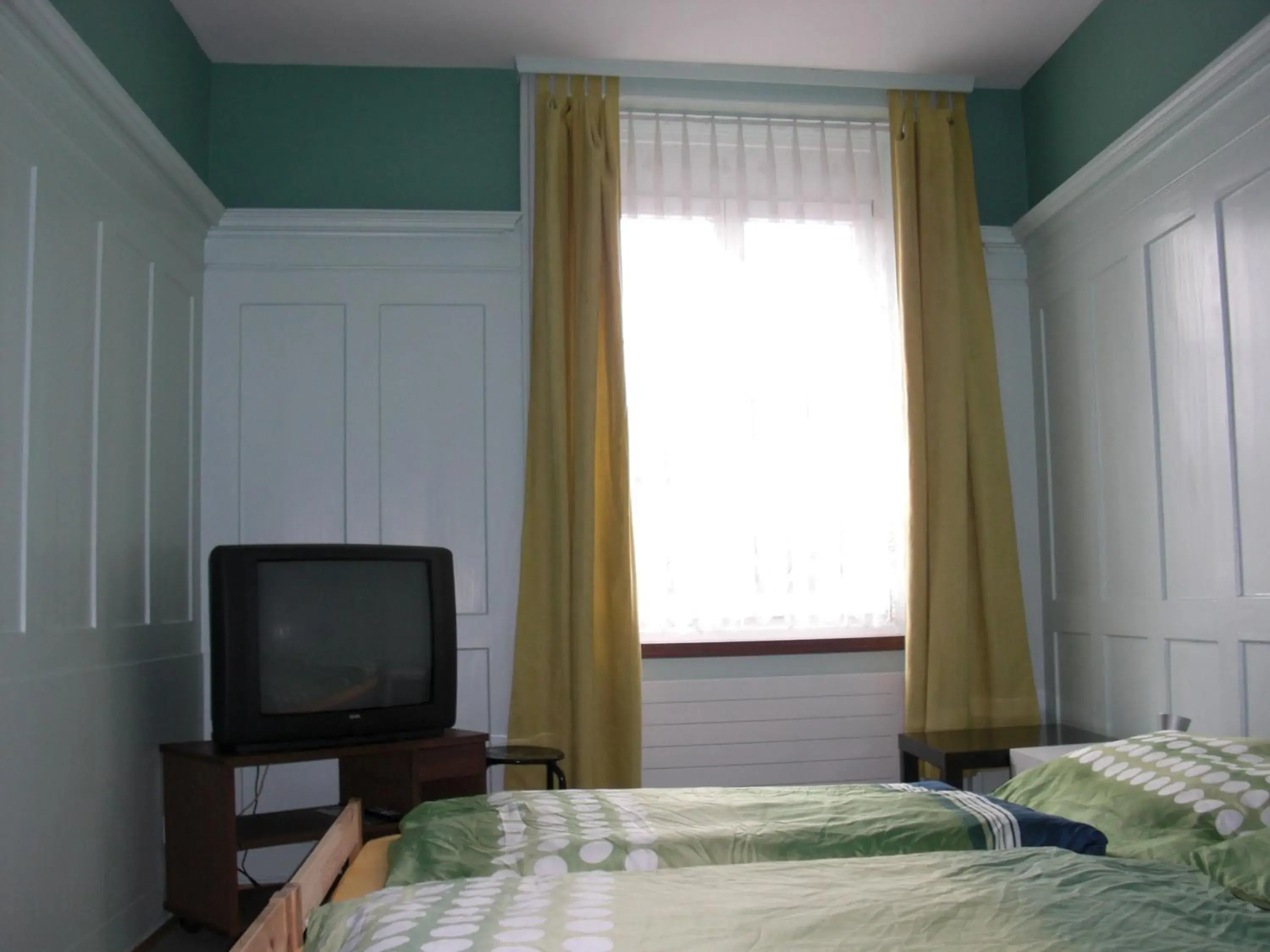 Twin Room with Shared Bathroom - single occupancy in Back-Packer Federnhut Twin Room with Shared Bathroom - single occupancy in Back-Packer Federnhut