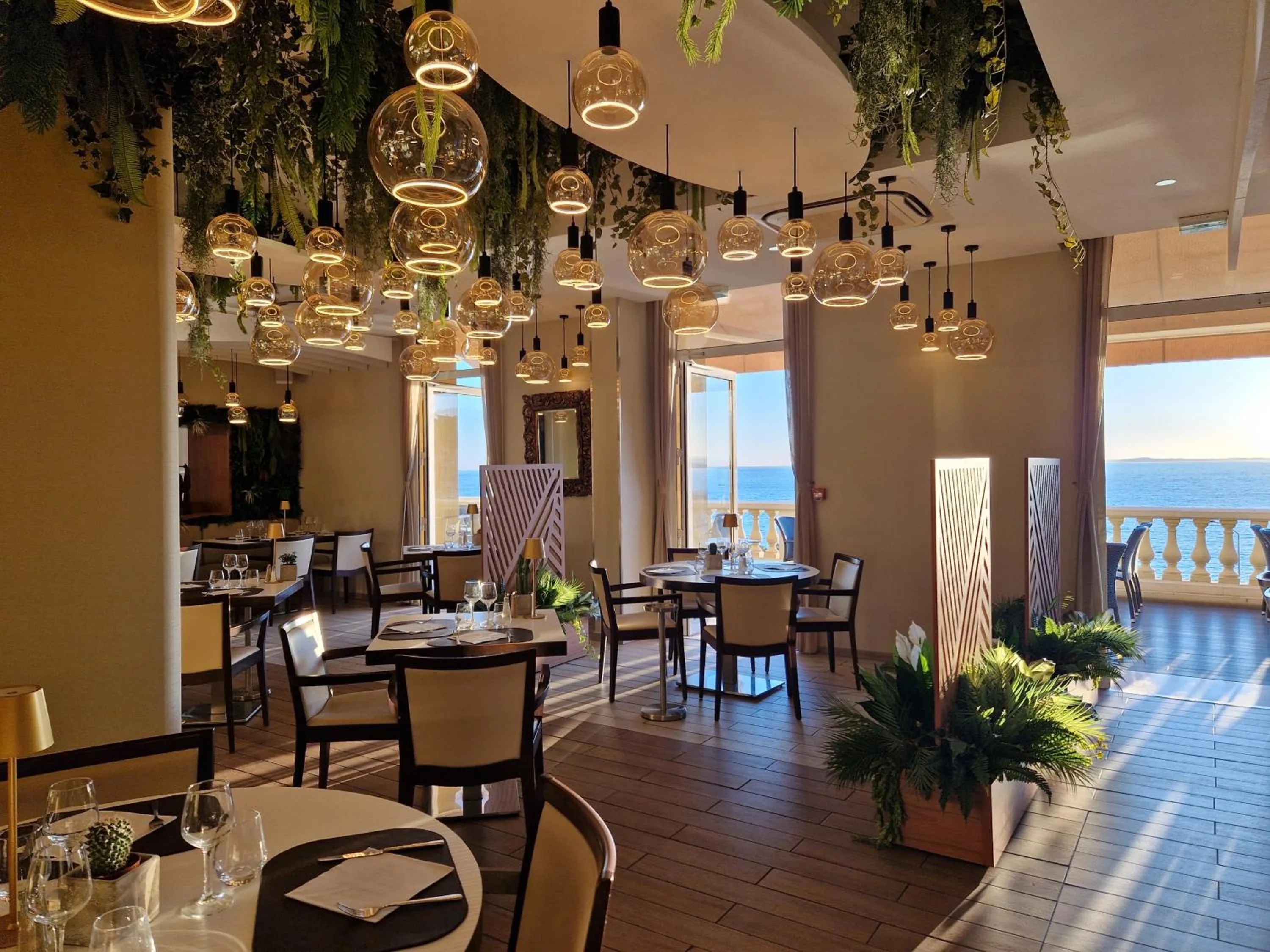 Restaurant/places to eat in Hotel Le Saint Paul