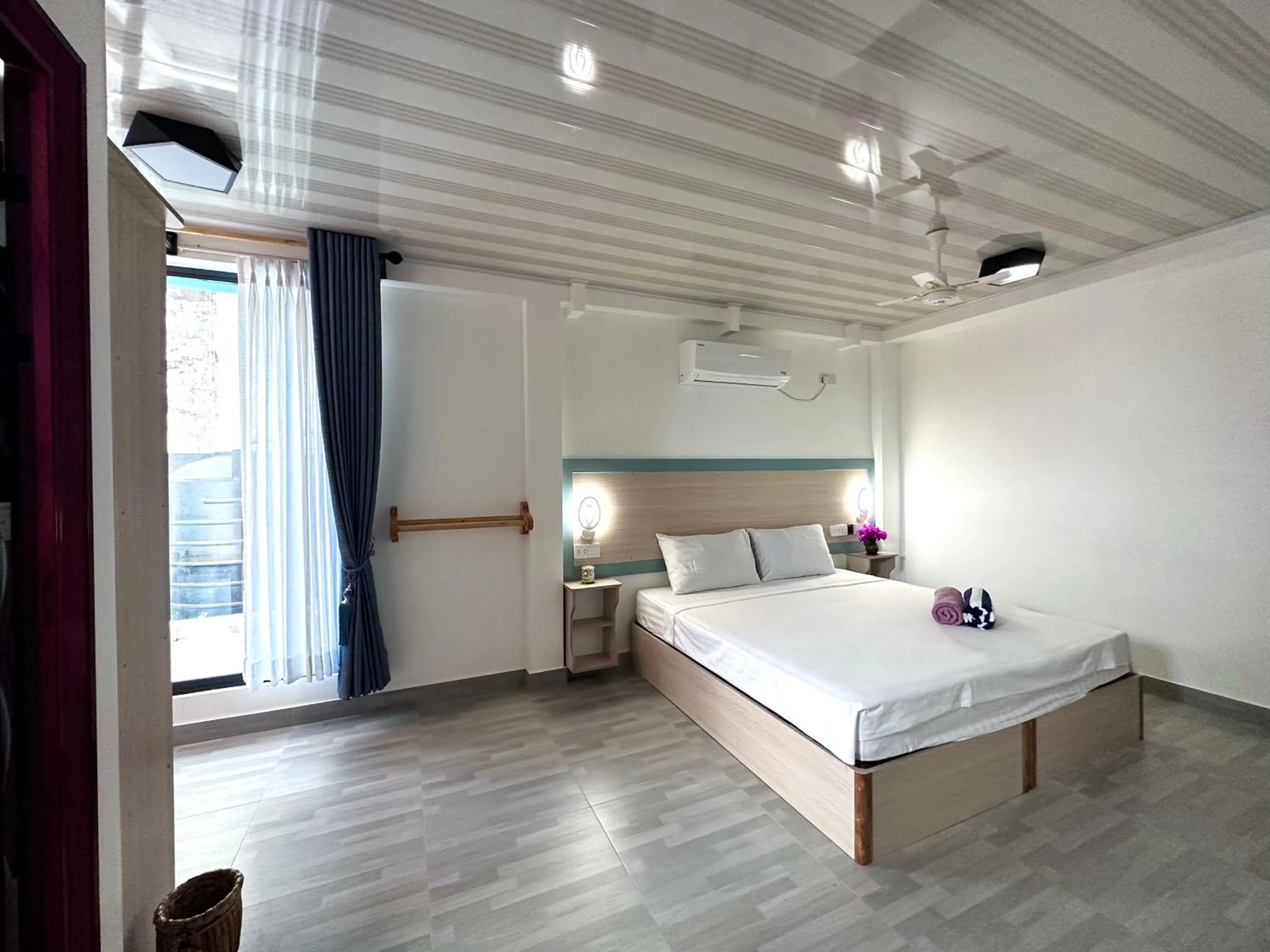 Bed in Galaxy Sunrise Sea View