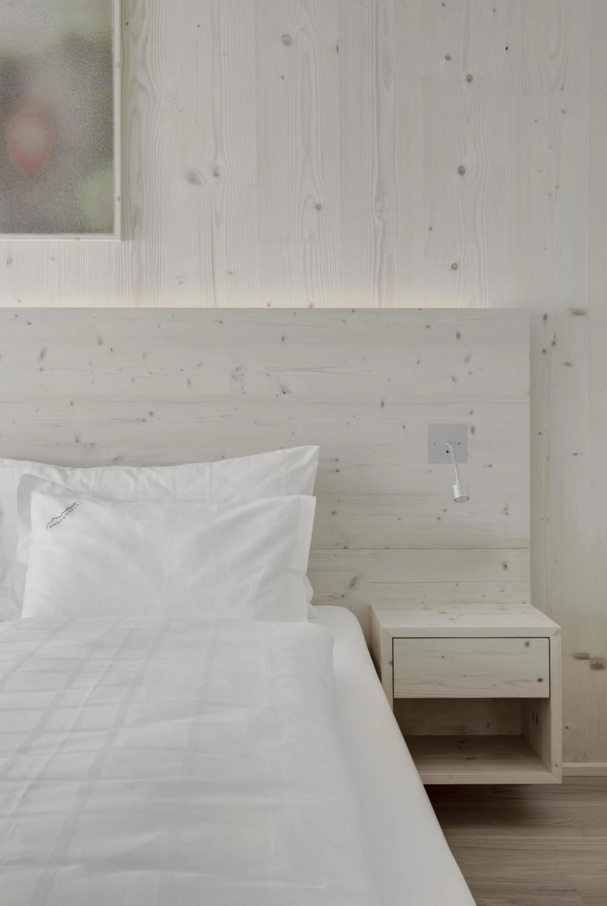 Decorative detail, Bed in Hotel Gardenazza