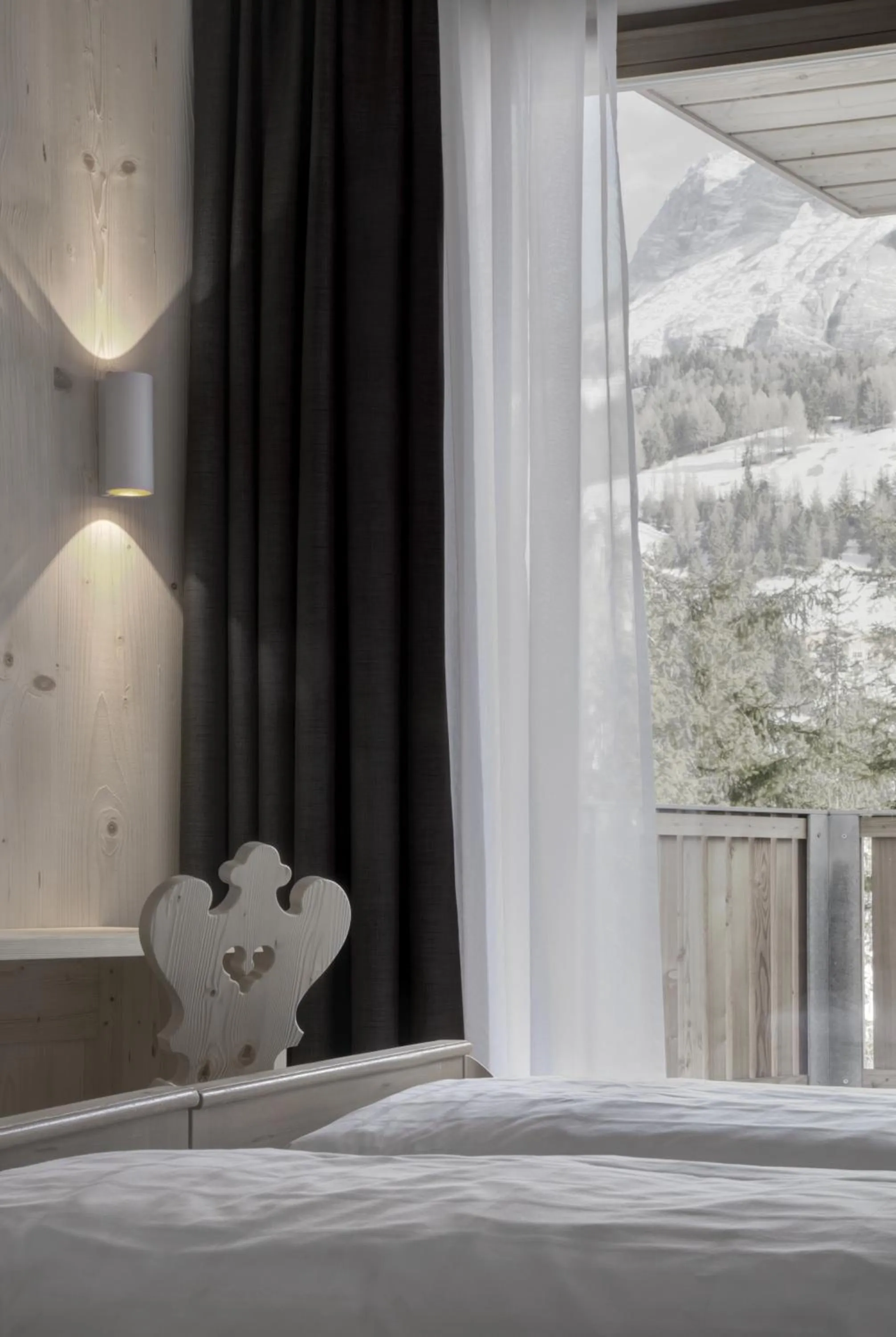 Decorative detail, Bed in Hotel Gardenazza