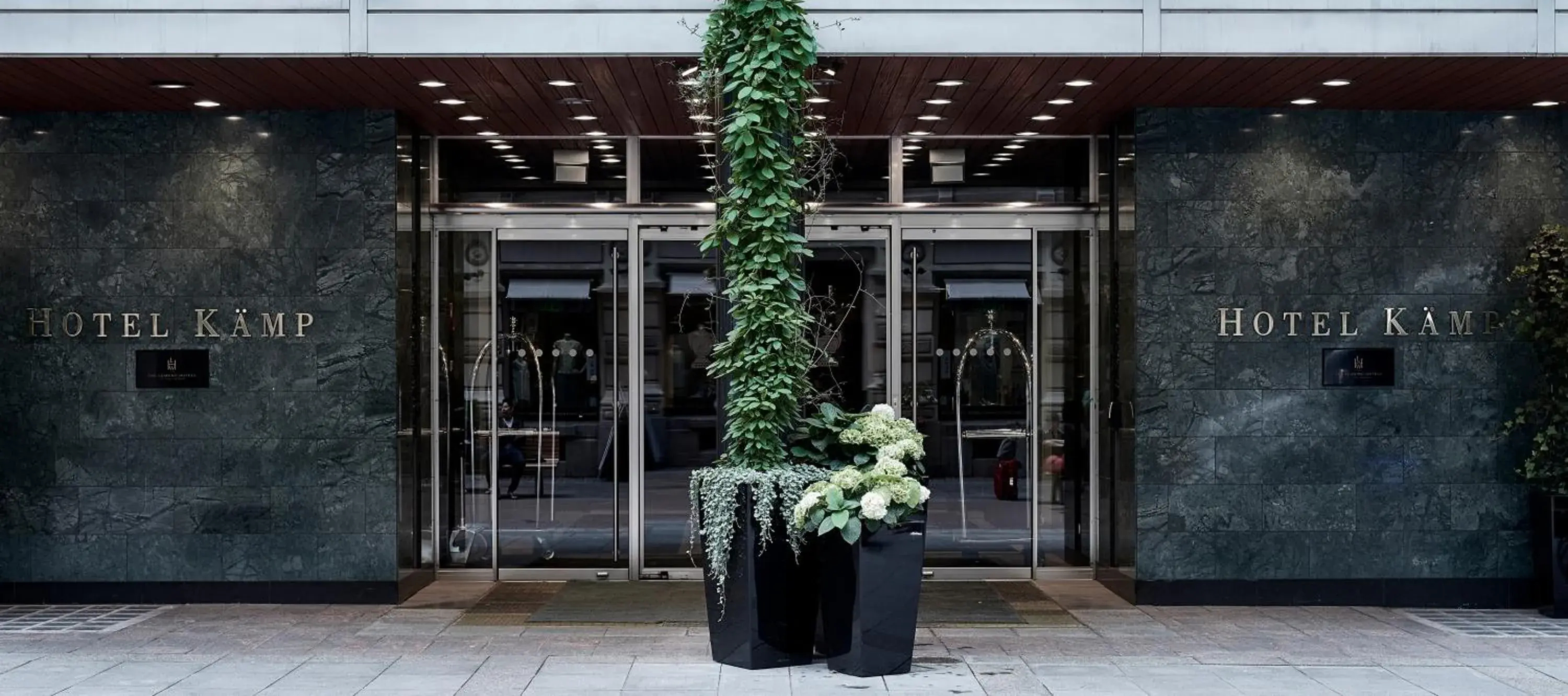 Facade/entrance in Hotel Kämp Facade/entrance in Hotel Kämp