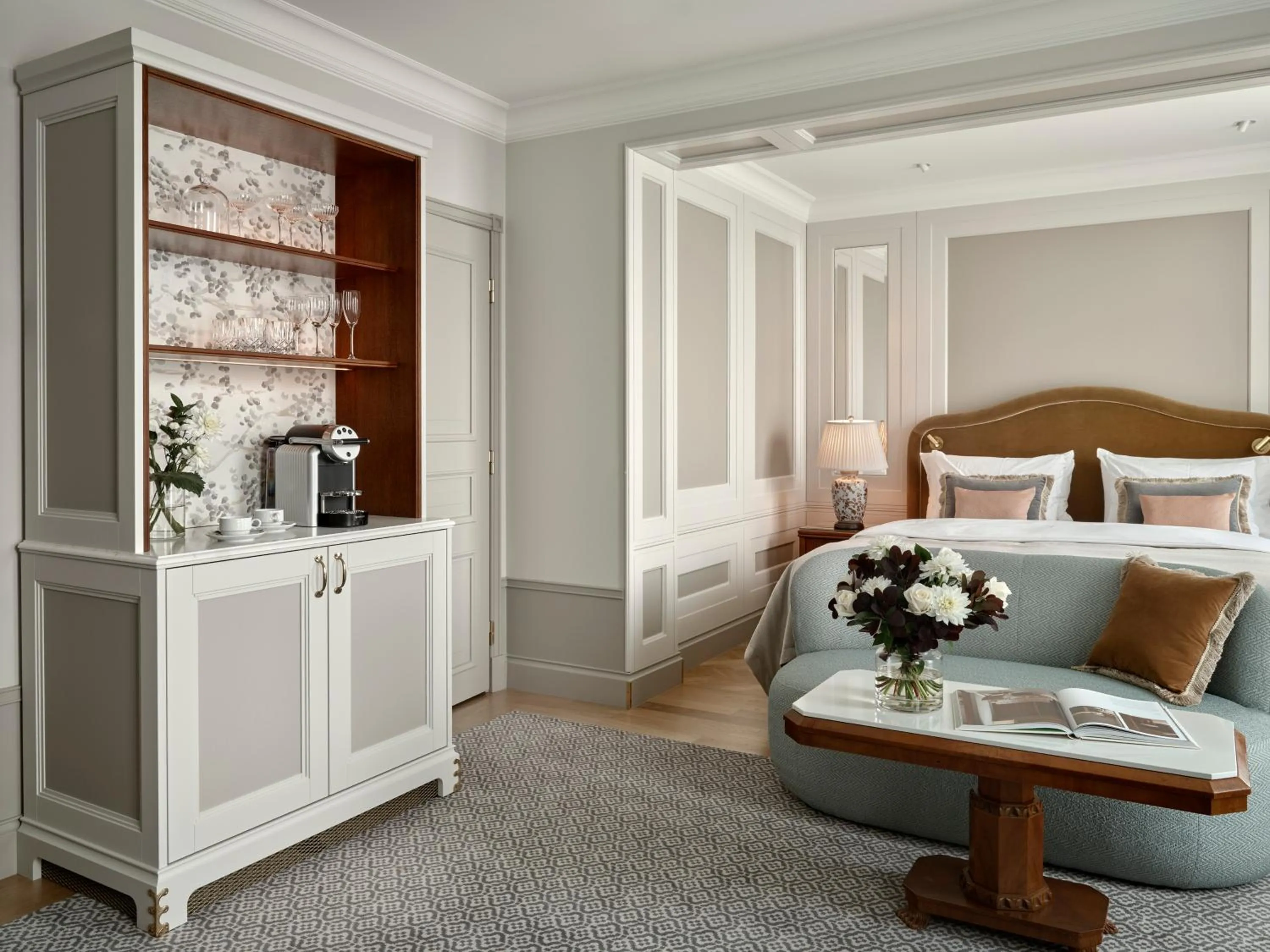 Coffee/tea facilities, Bed in Hotel Kämp