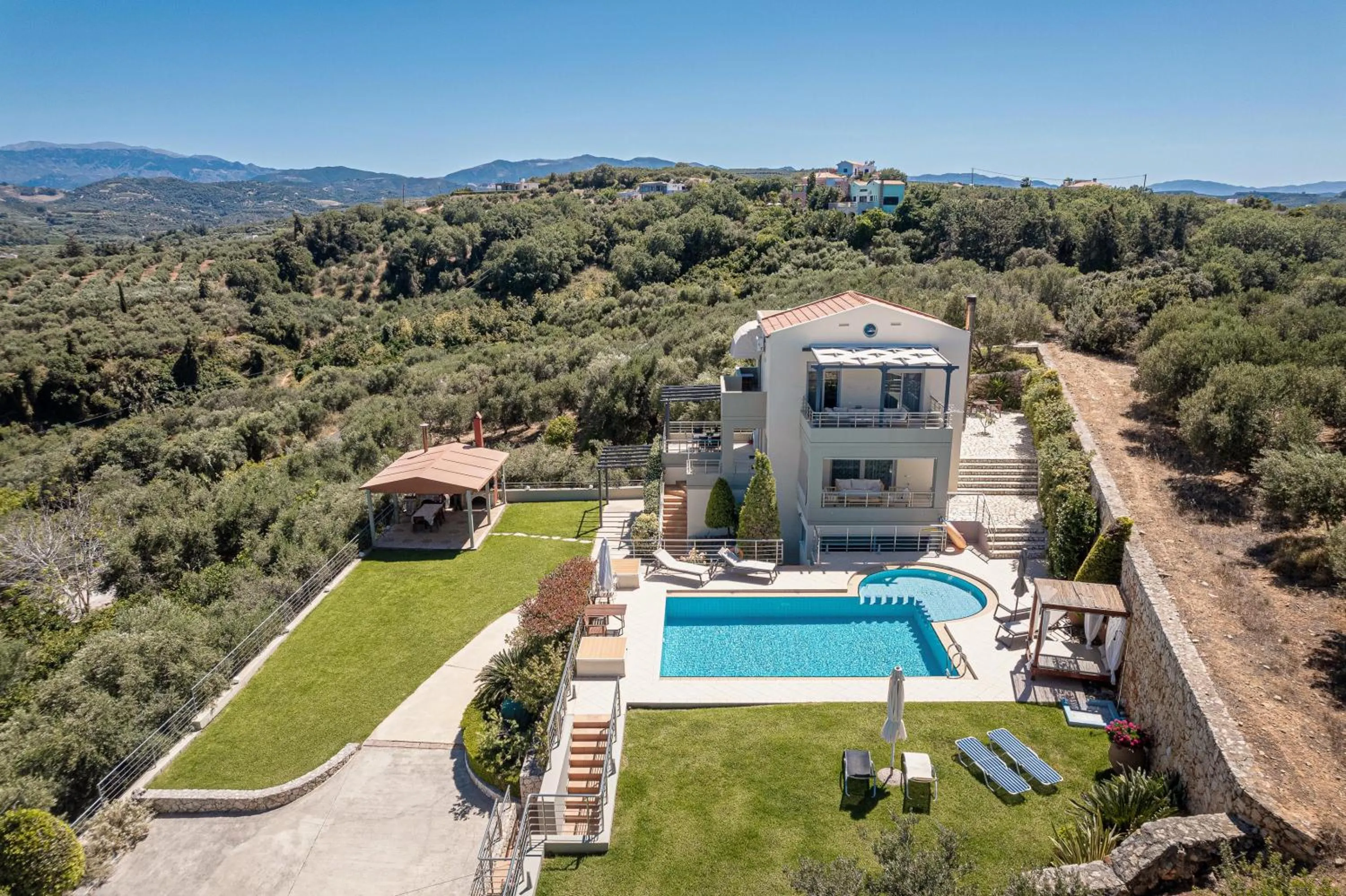 Villa Athinais