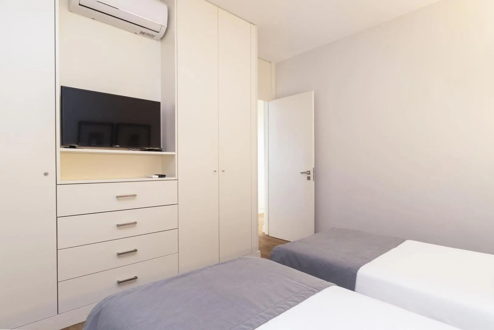 Bed in Augusta Residence Apartments