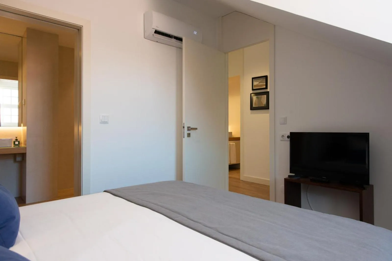 Bed in Augusta Residence Apartments