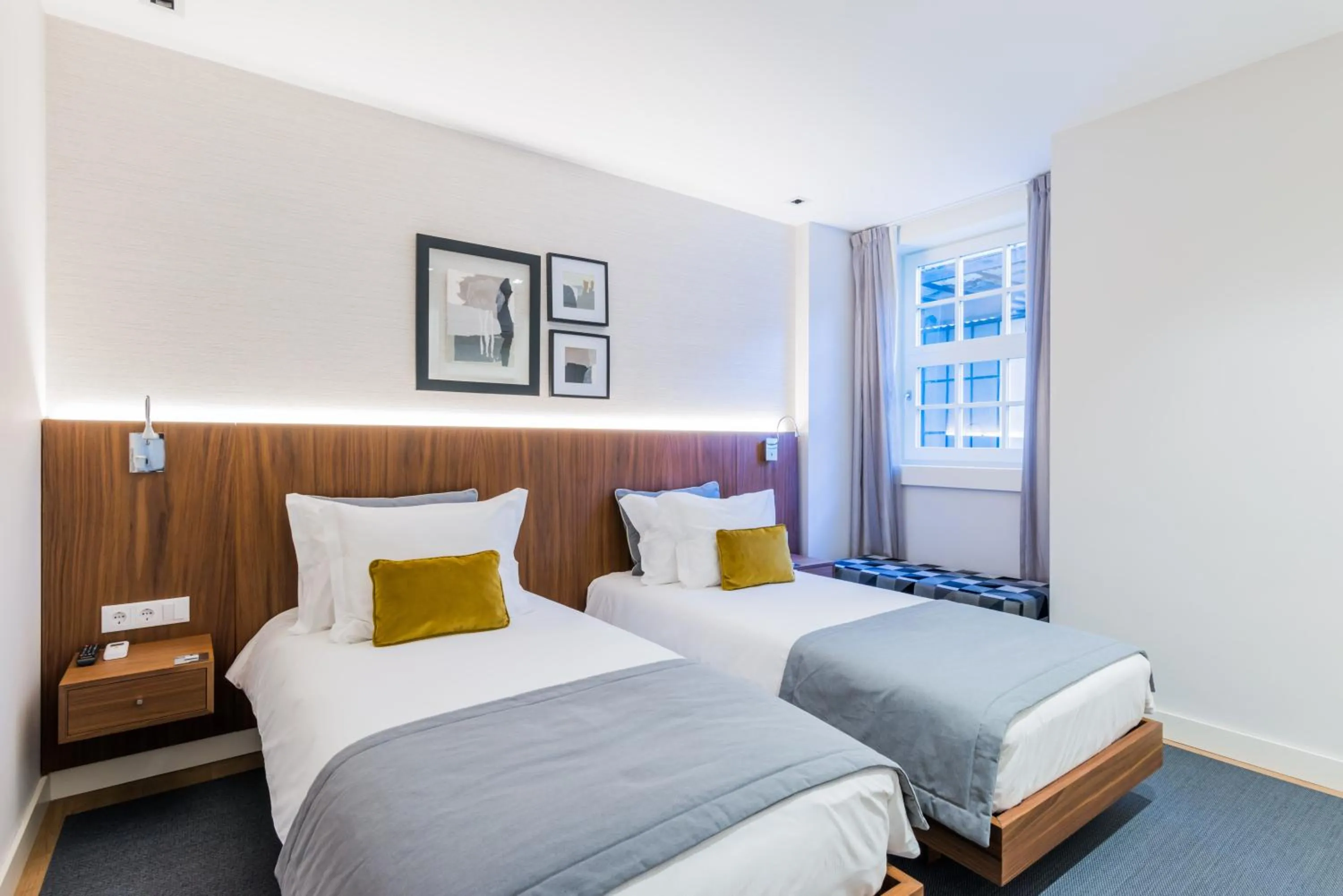 Bedroom, Bed in Augusta Residence Apartments