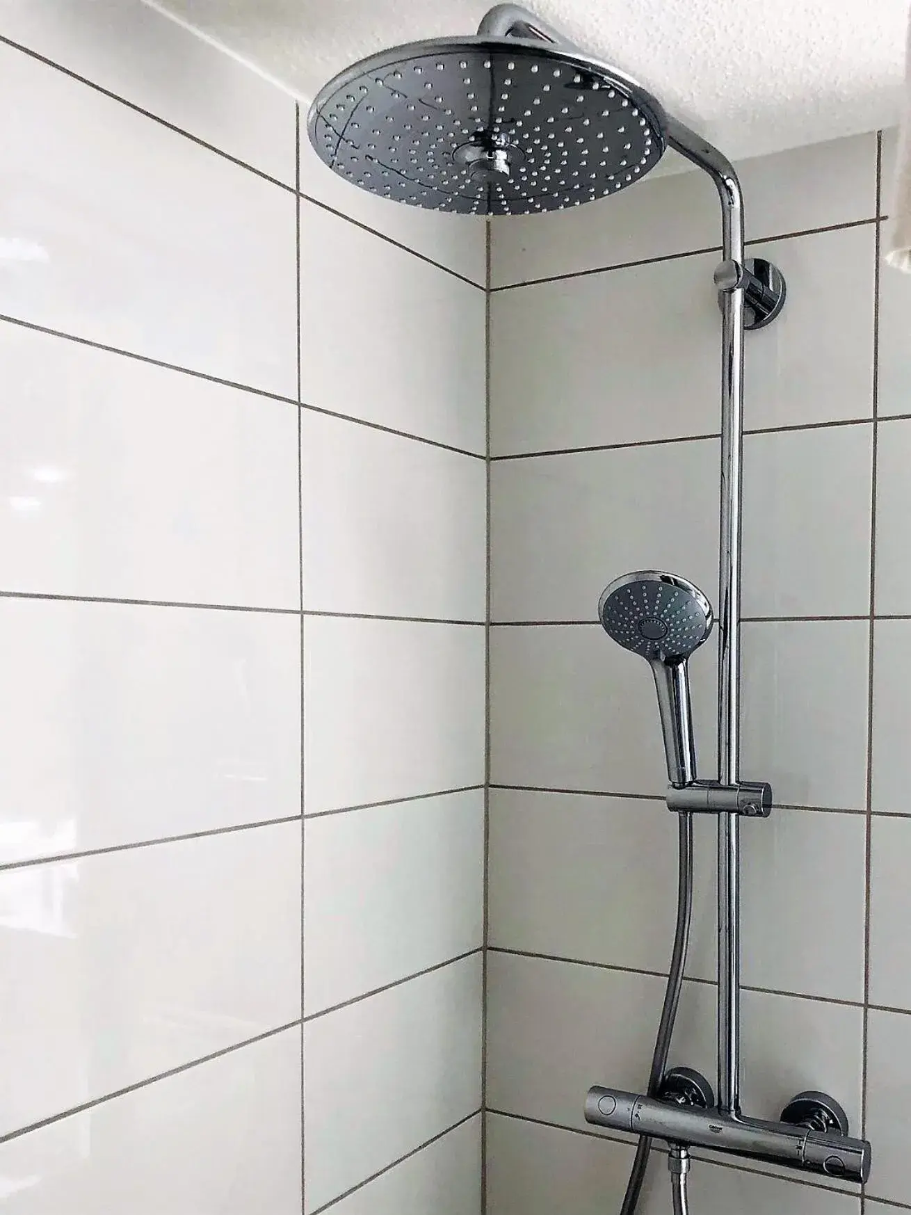 Bathroom in Kyriad Colmar Centre Unterlinden Bathroom in Kyriad Colmar Centre Unterlinden