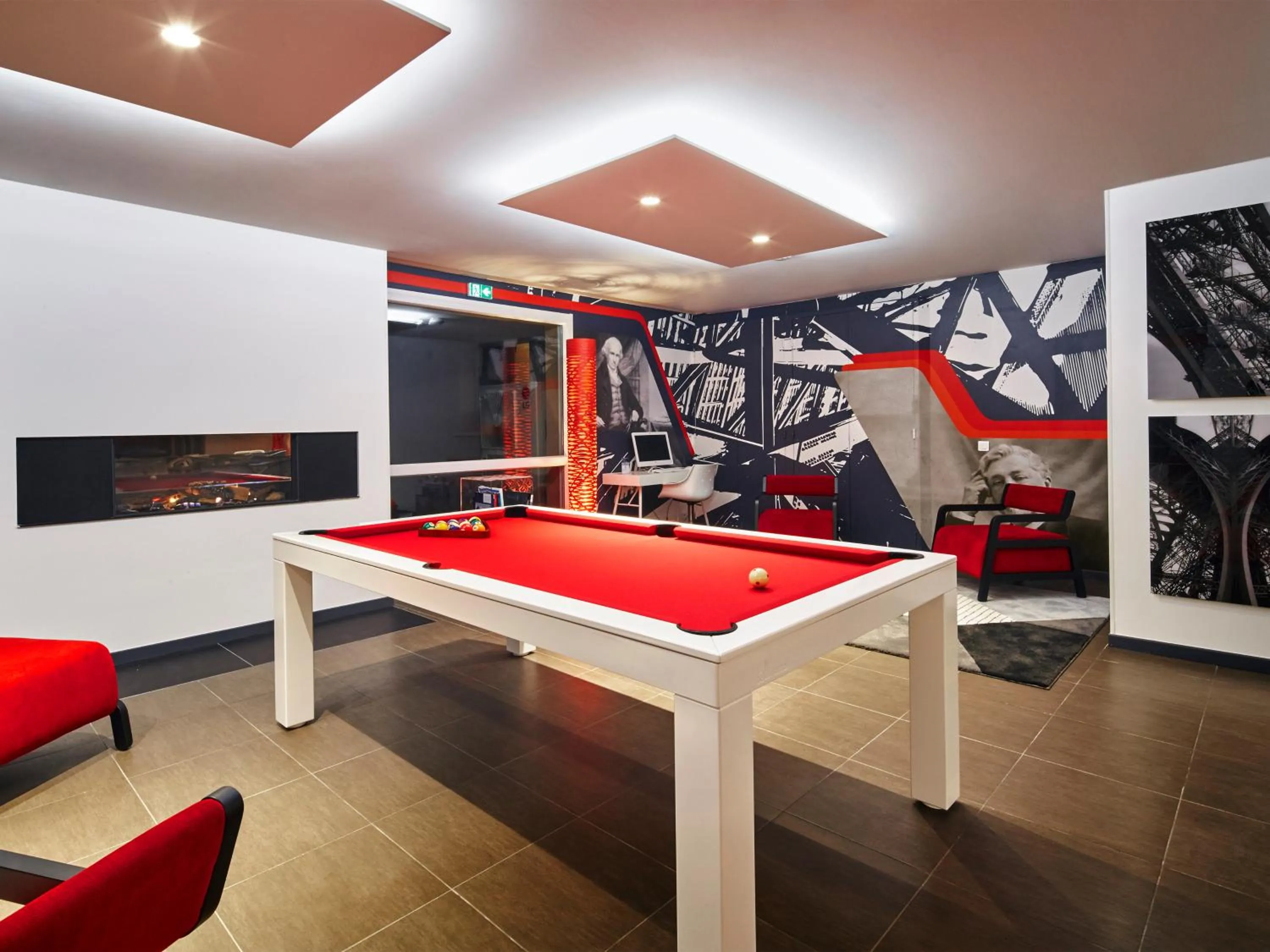 Billiard in Kyriad Colmar Centre Unterlinden