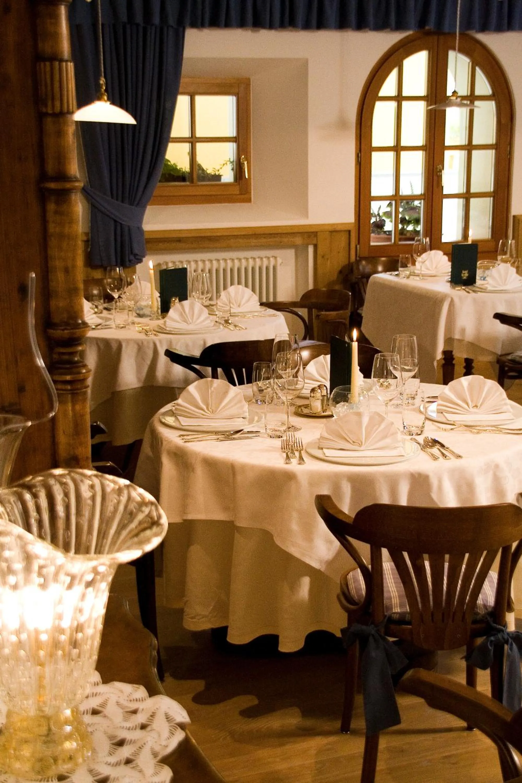 Restaurant/places to eat in Hotel La Villa
