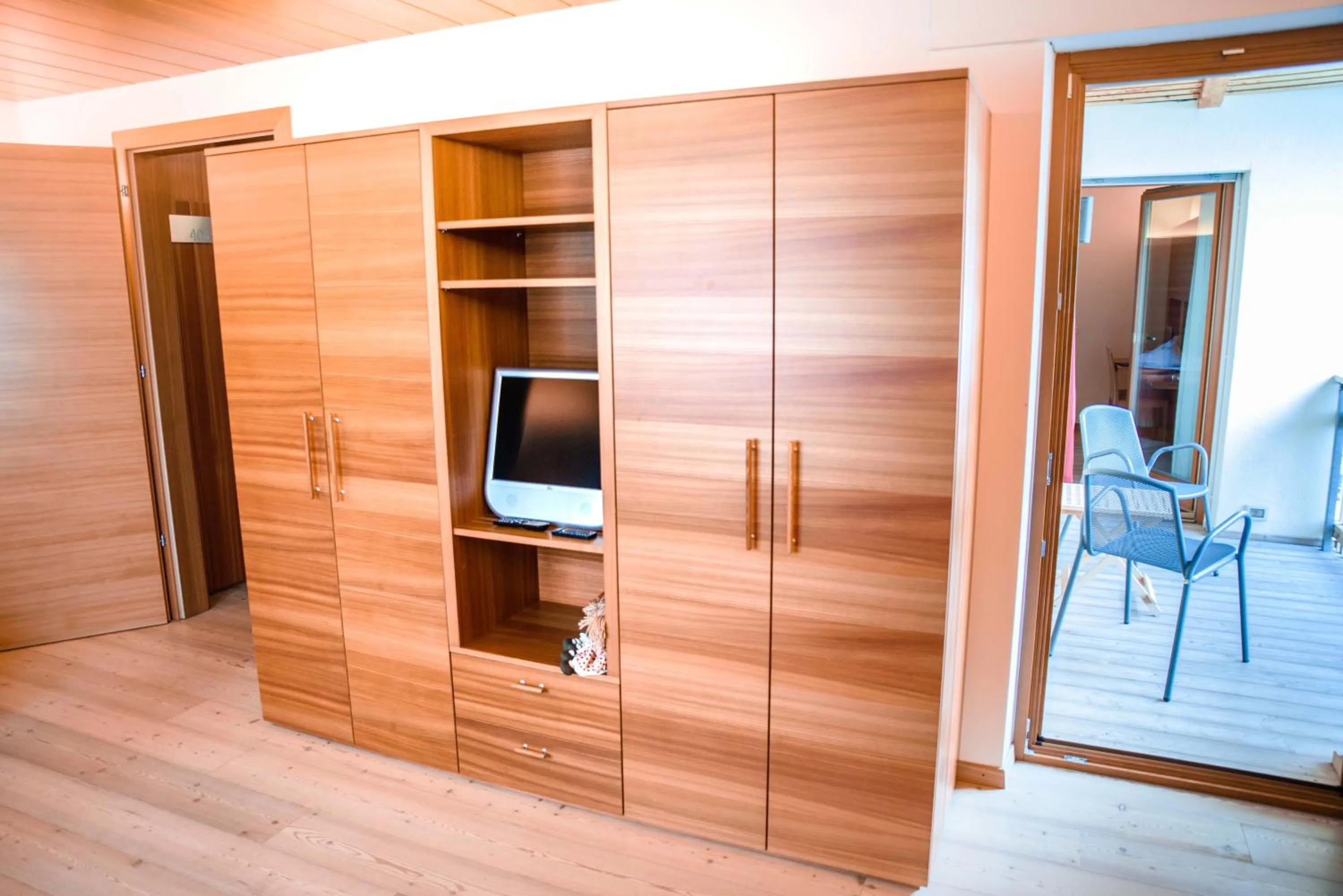 TV and multimedia in Hotel La Villa