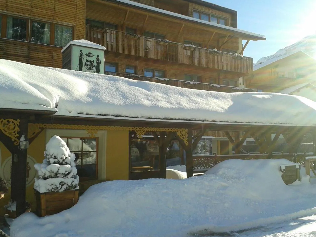 Skiing in Hotel La Villa
