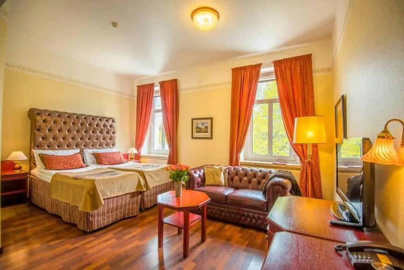 Bedroom, Bed in Hotel Astor