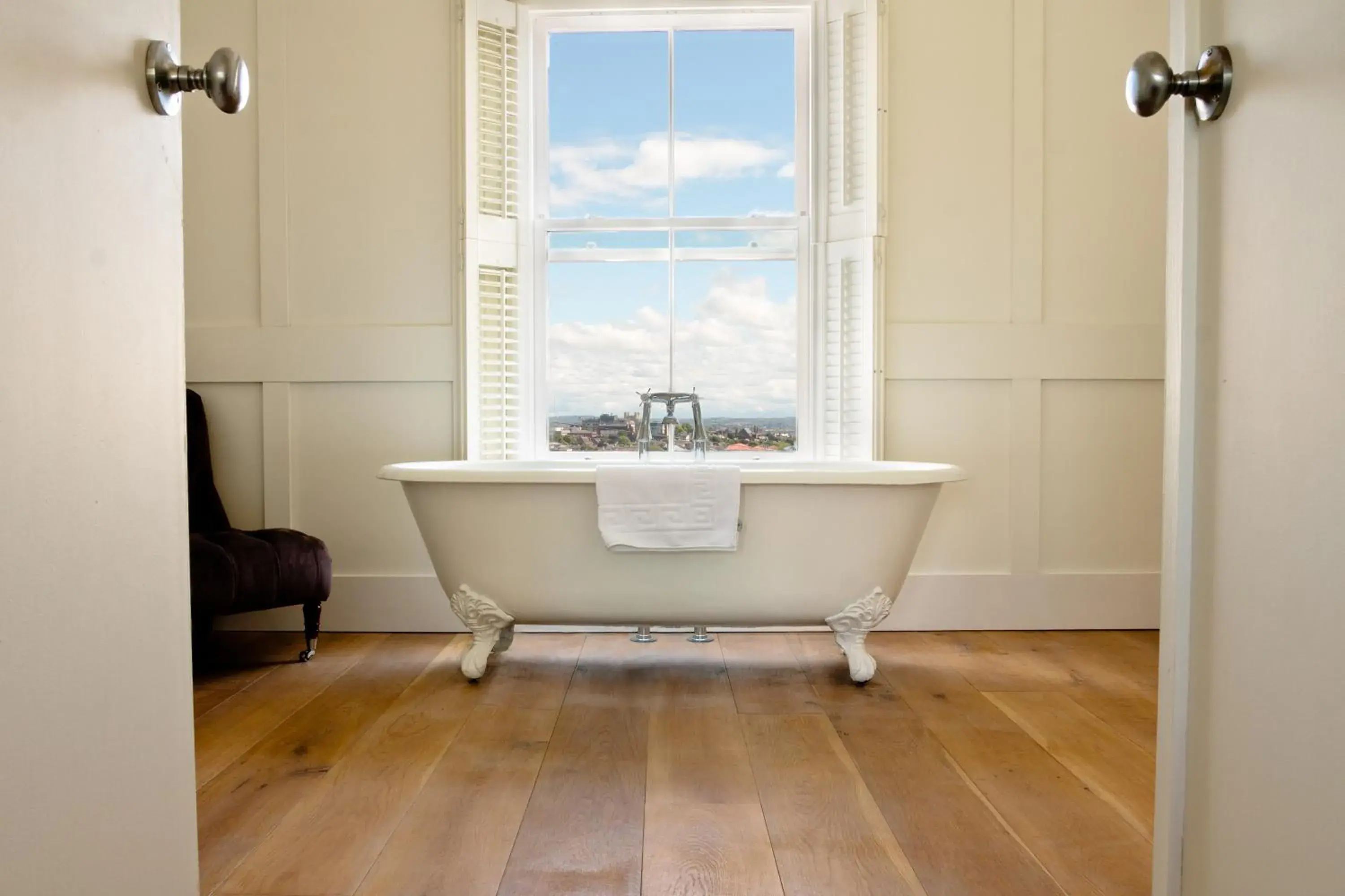 Luxury Double Room with Bath and City and Park View - single occupancy in Number 38 Clifton Luxury Double Room with Bath and City and Park View - single occupancy in Number 38 Clifton