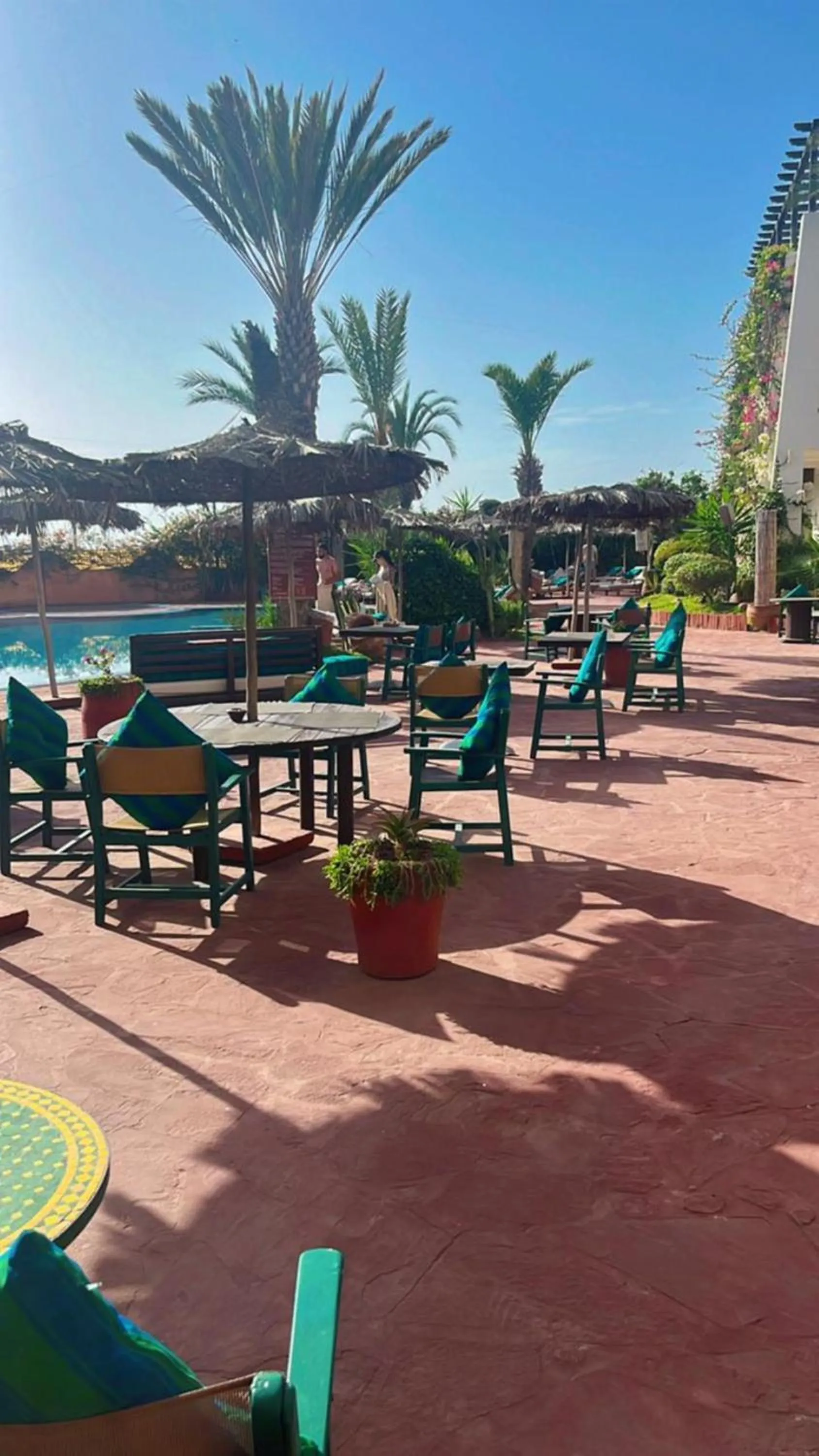 Restaurant/places to eat in Borjs Hotel Suites & Spa