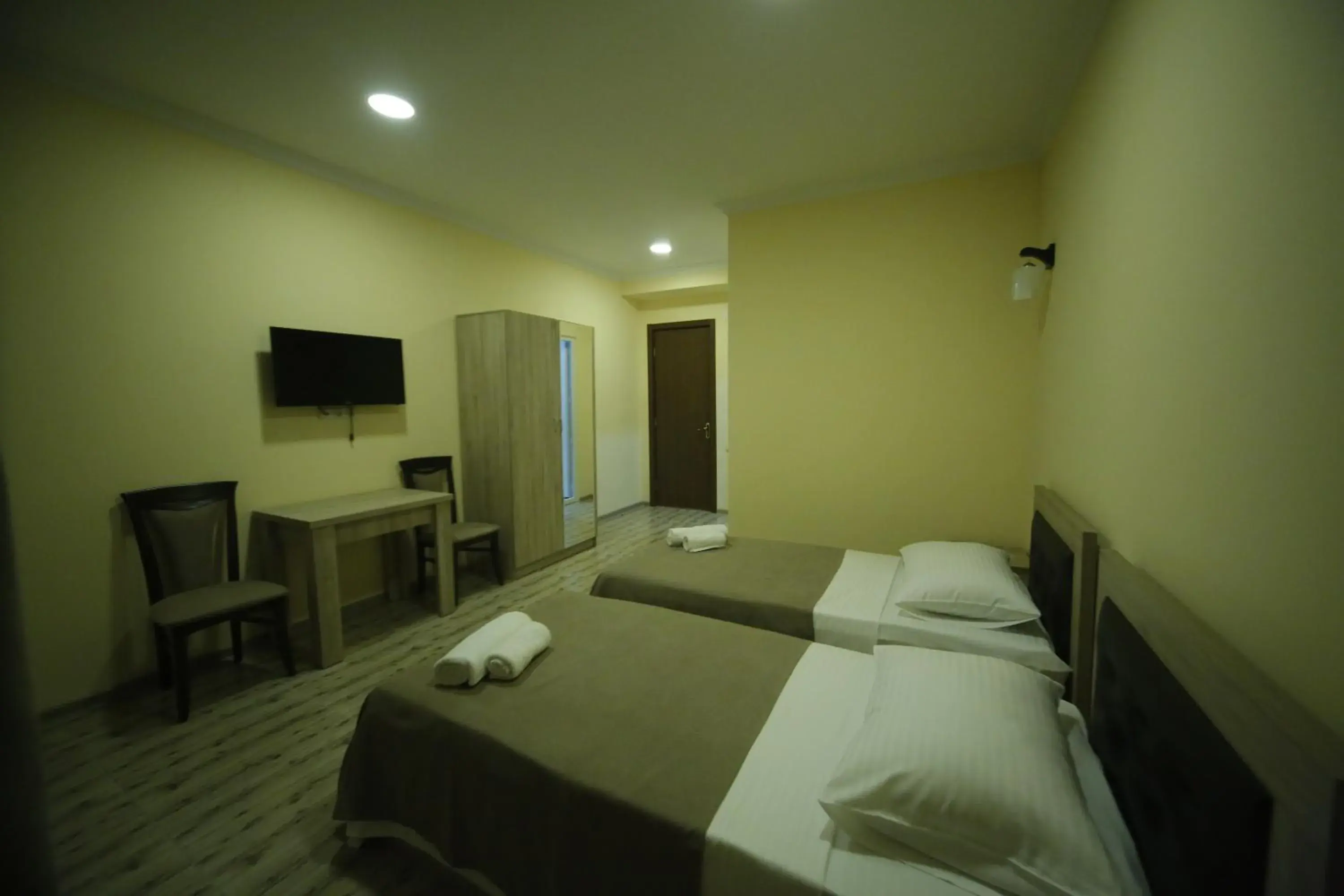 Twin Room with Shower in Hotel Comfort Twin Room with Shower in Hotel Comfort