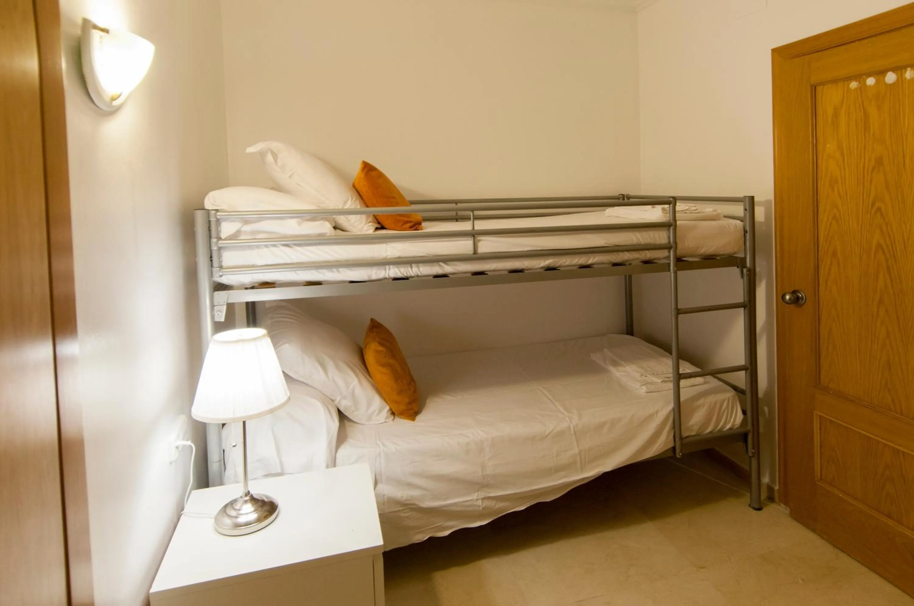 Bedroom, Bed in Serennia Apartamentos Ramblas - Plaça Catalunya